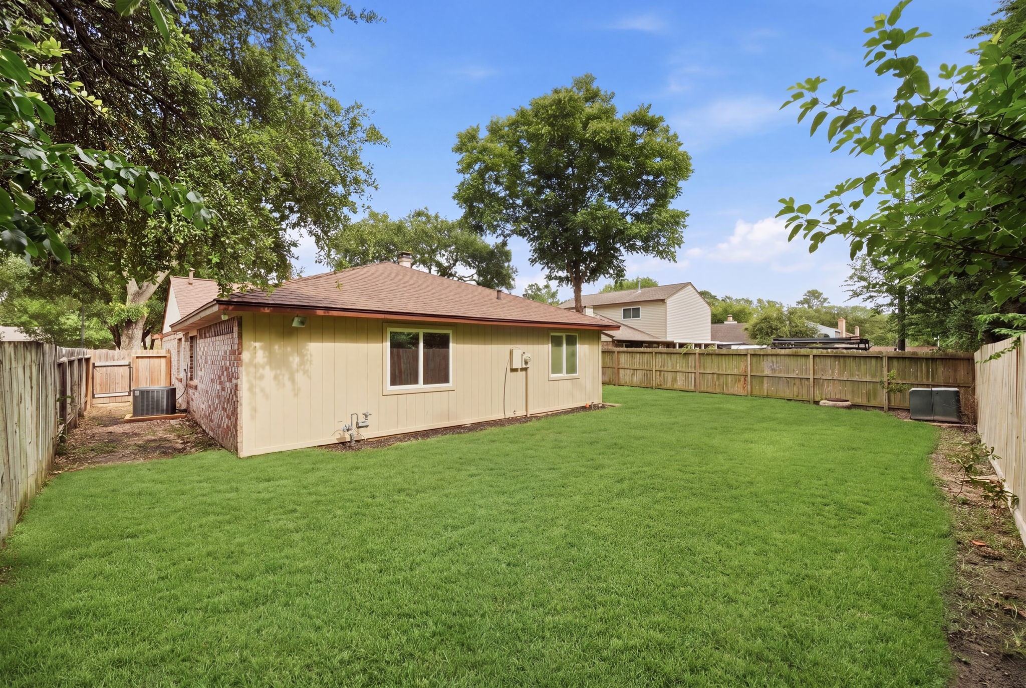 18607 Hiddenbay Way Property Photo 38