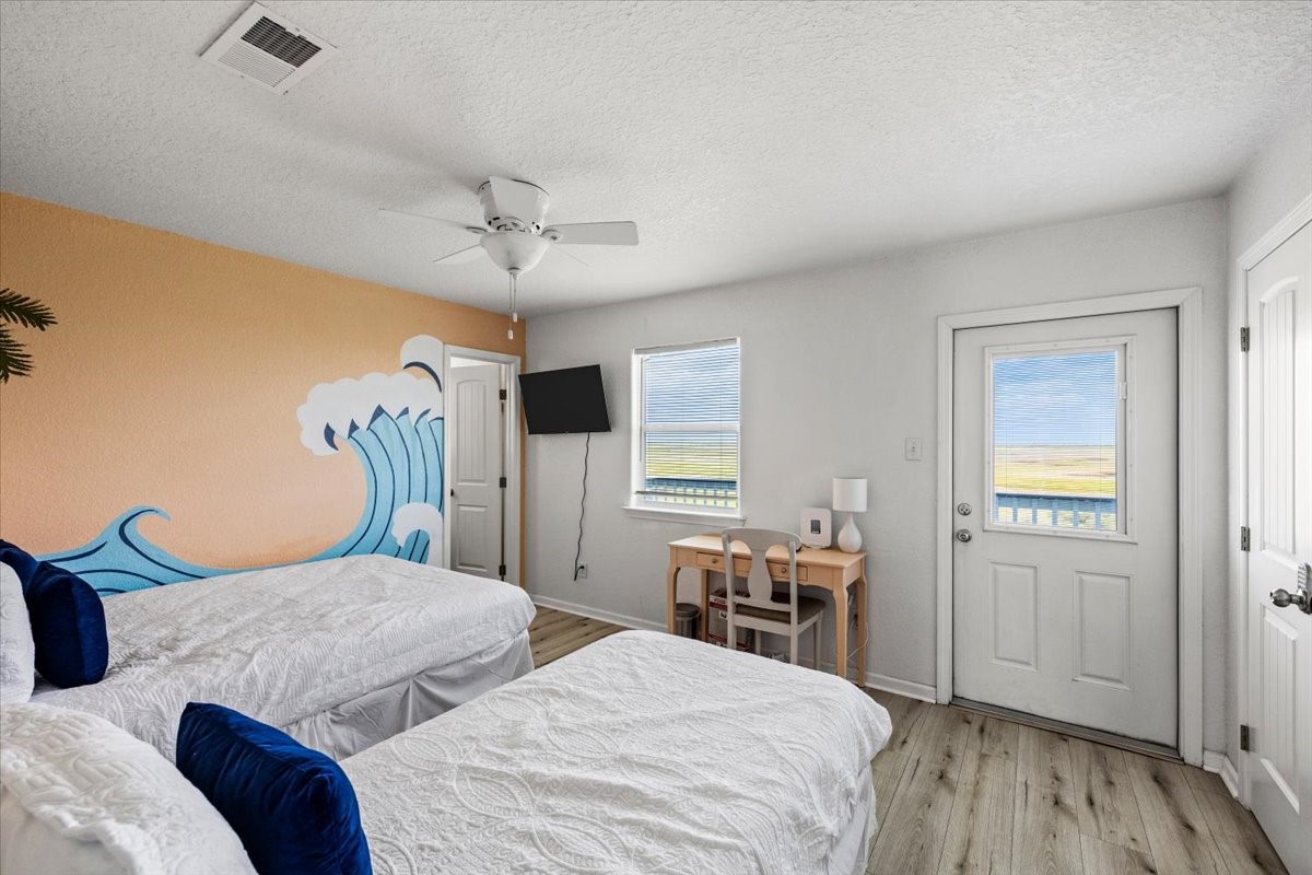 2927 Blue Water Highway Property Photo 25