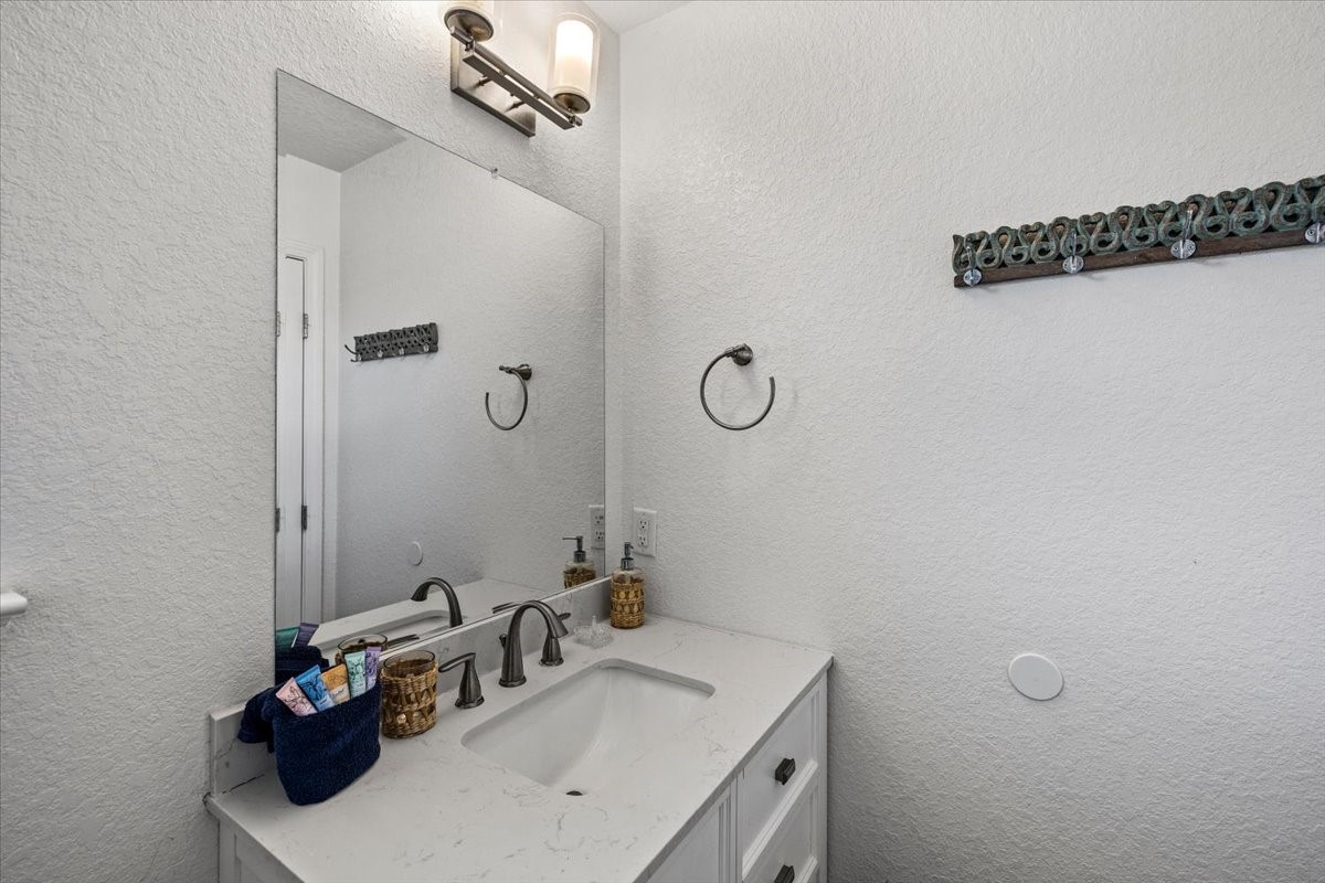 2927 Blue Water Highway Property Photo 27