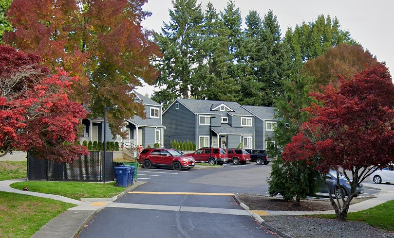 1033 Wesley St Property Photo 3