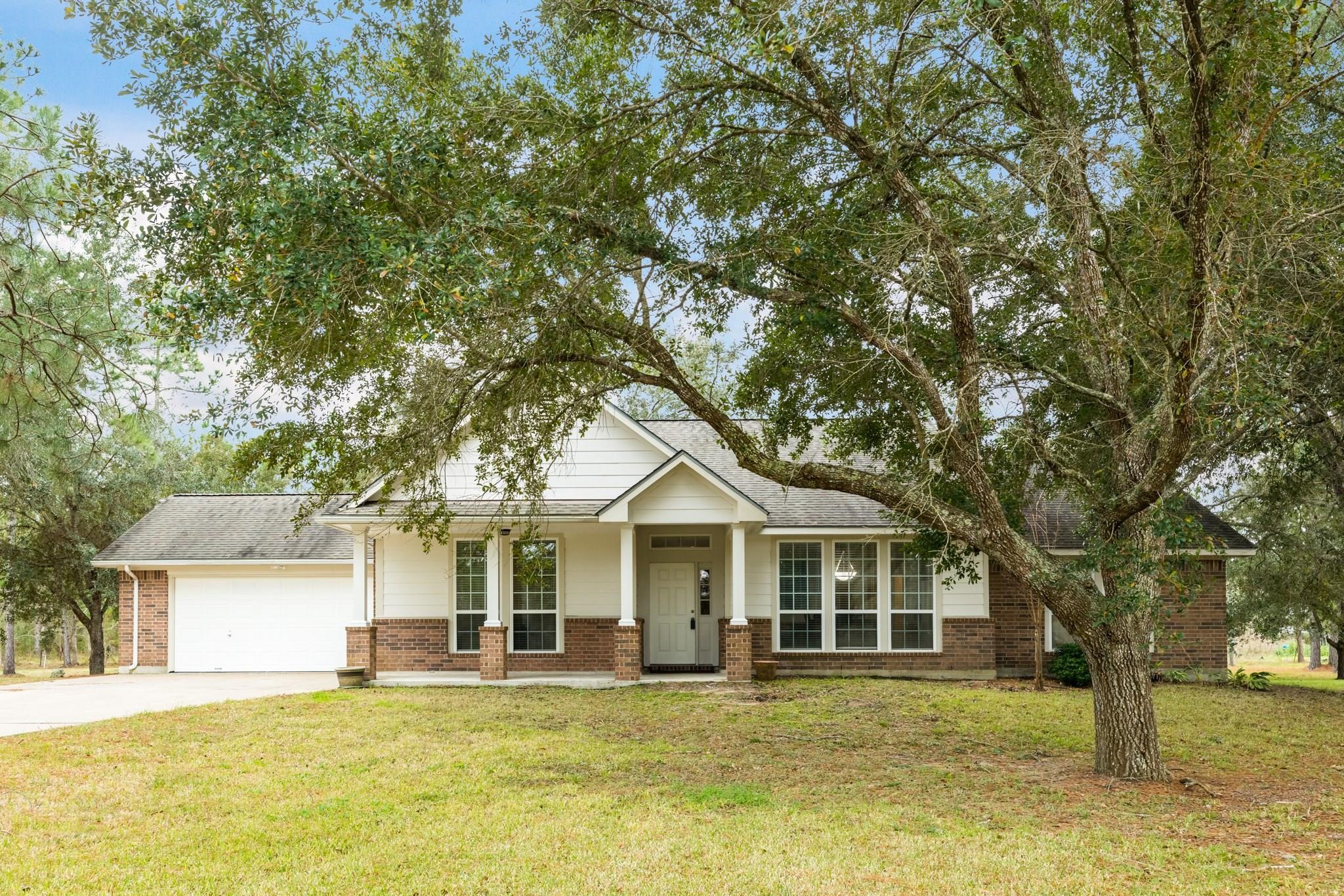 8406 County Road 466 Property Photo 1