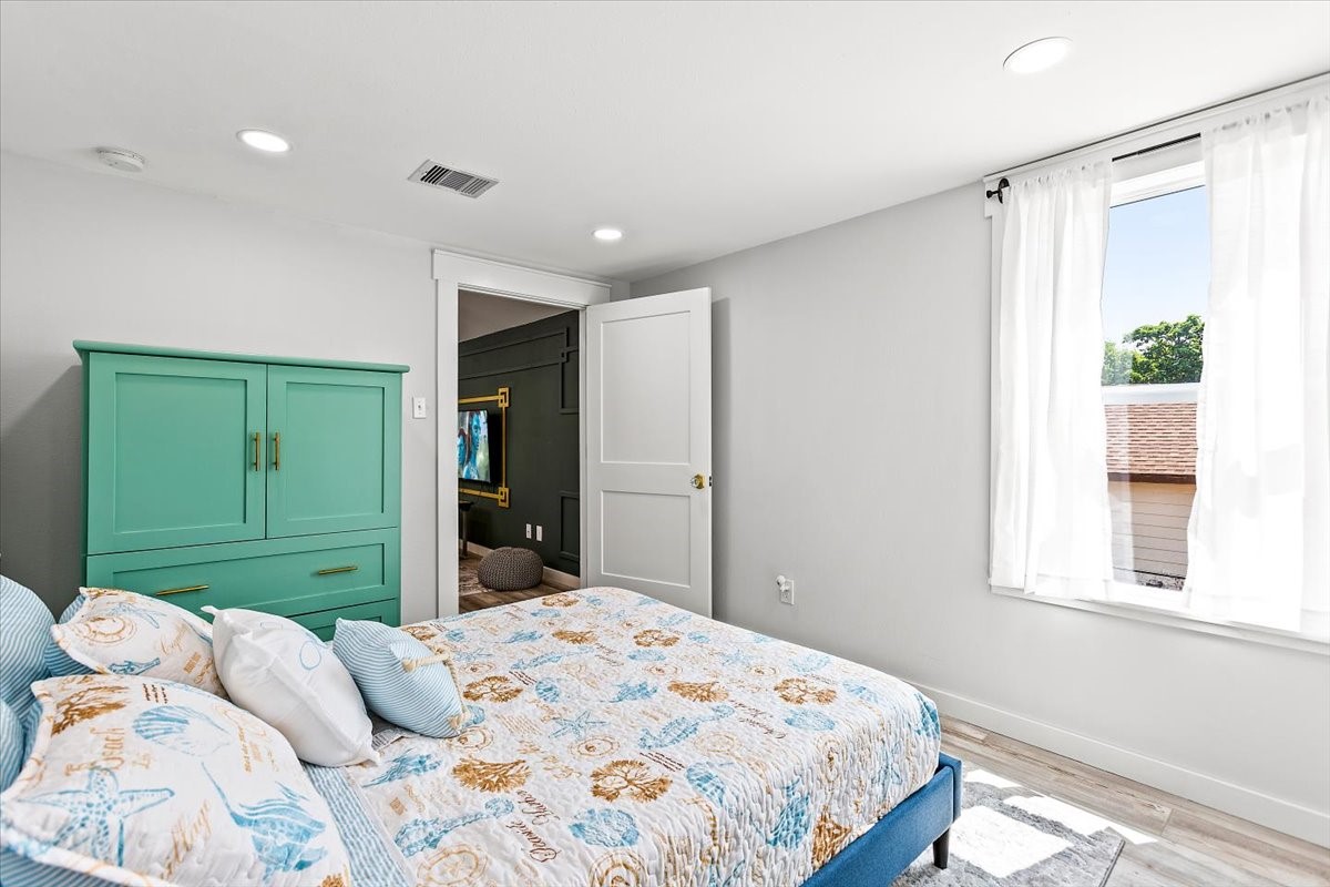 5423 Avenue R Property Photo 19