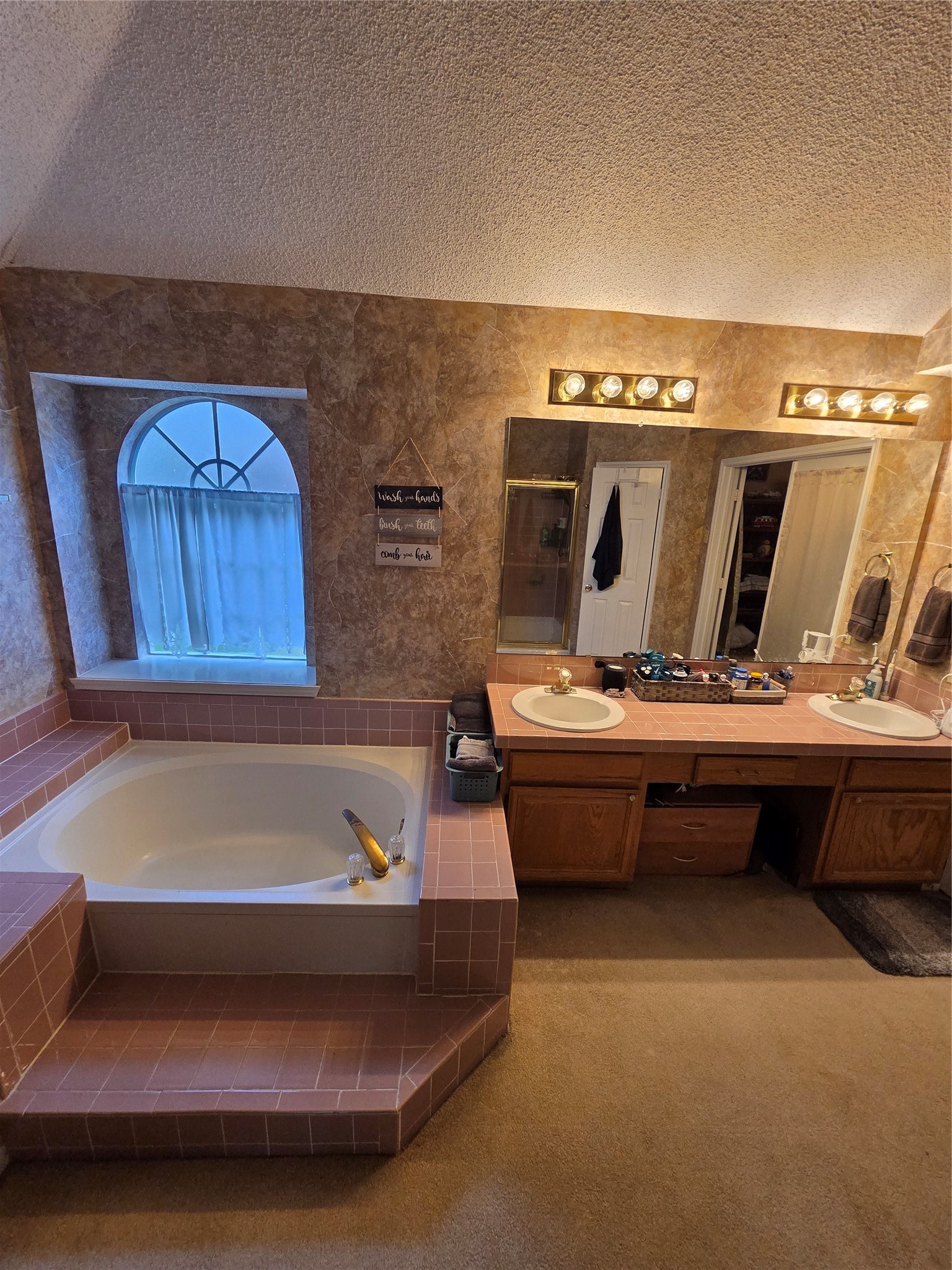 3909 Regency Drive Property Photo 13
