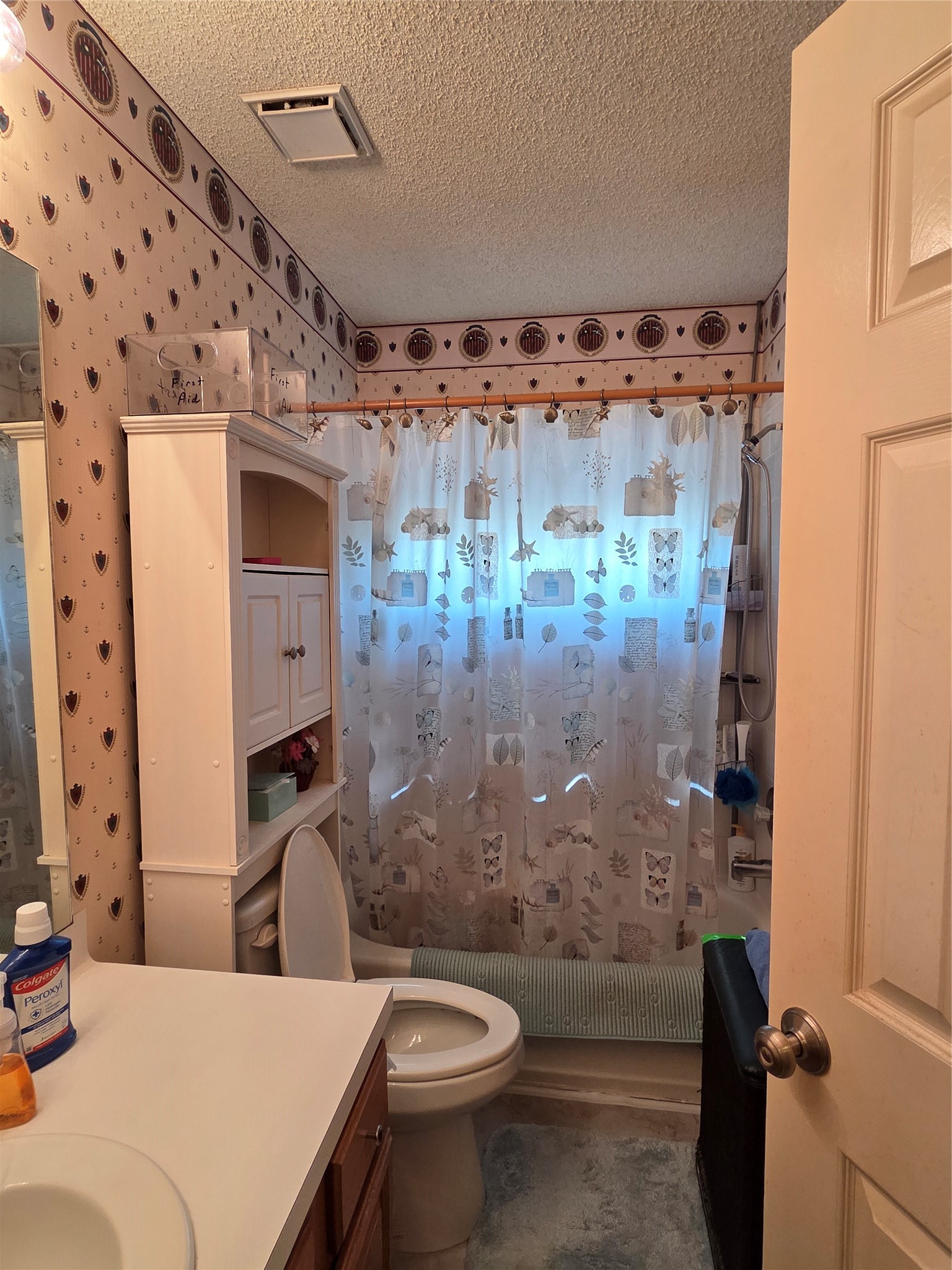 3909 Regency Drive Property Photo 16