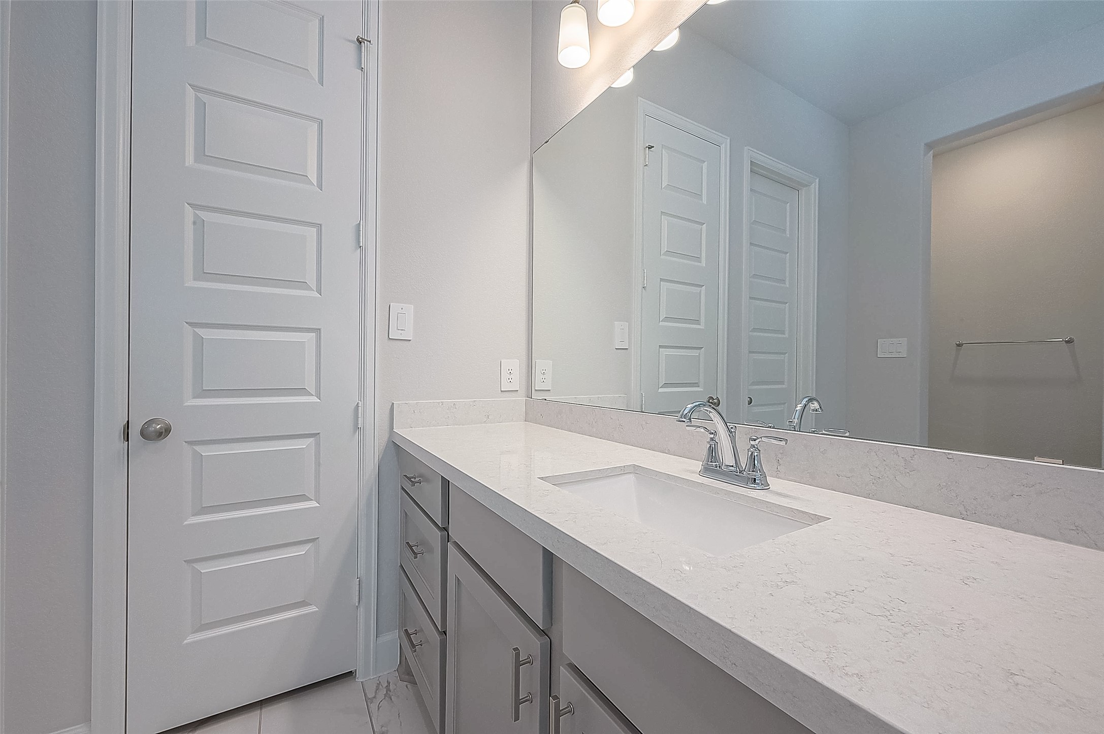 29042 Hauter Way Property Photo 12