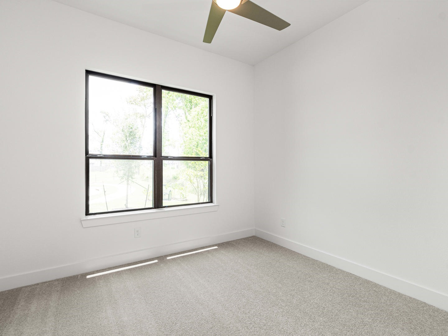 9703 Kingslake Court Property Photo 37