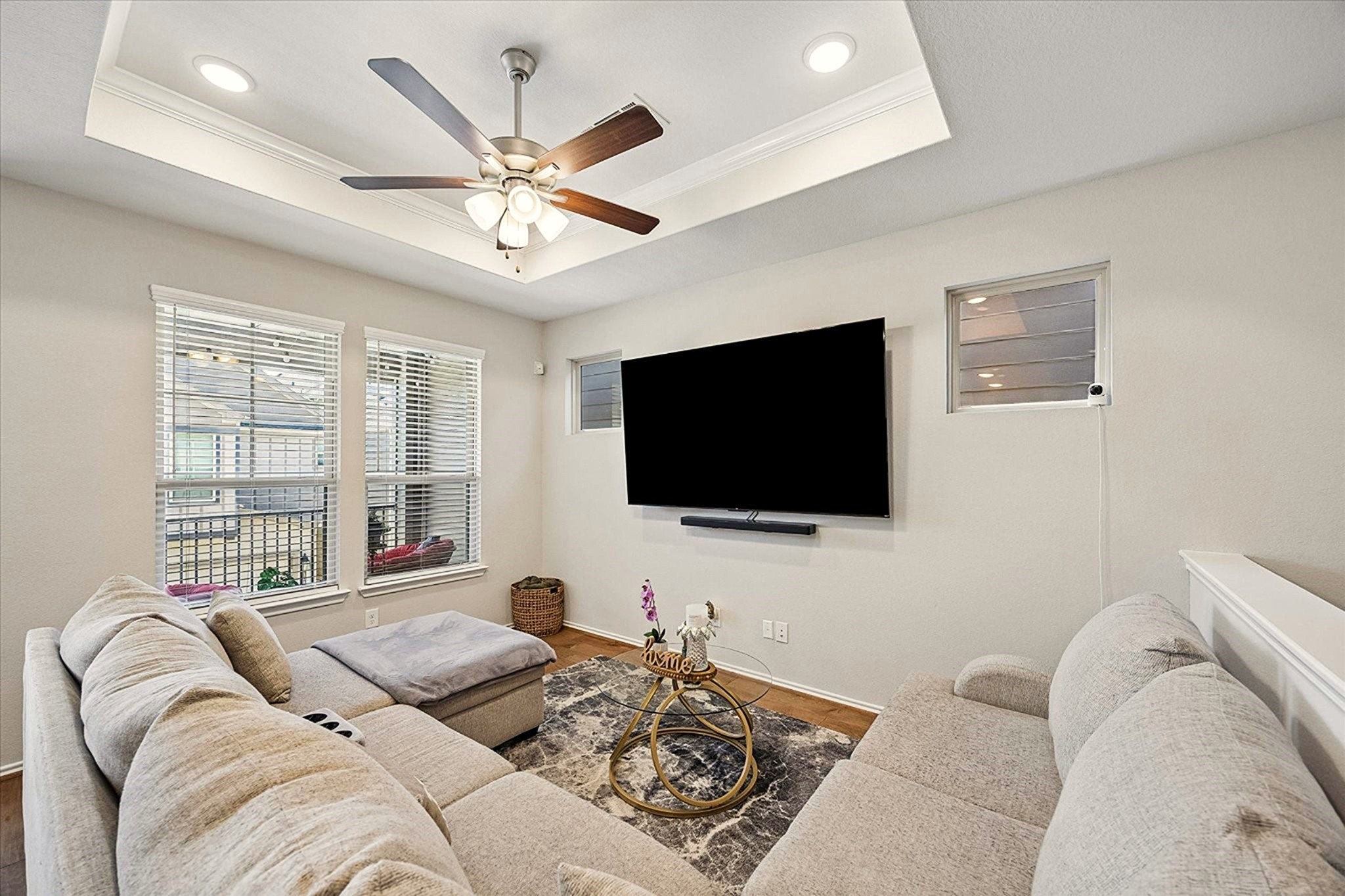 1819 Agoura Hills Drive Property Photo 6