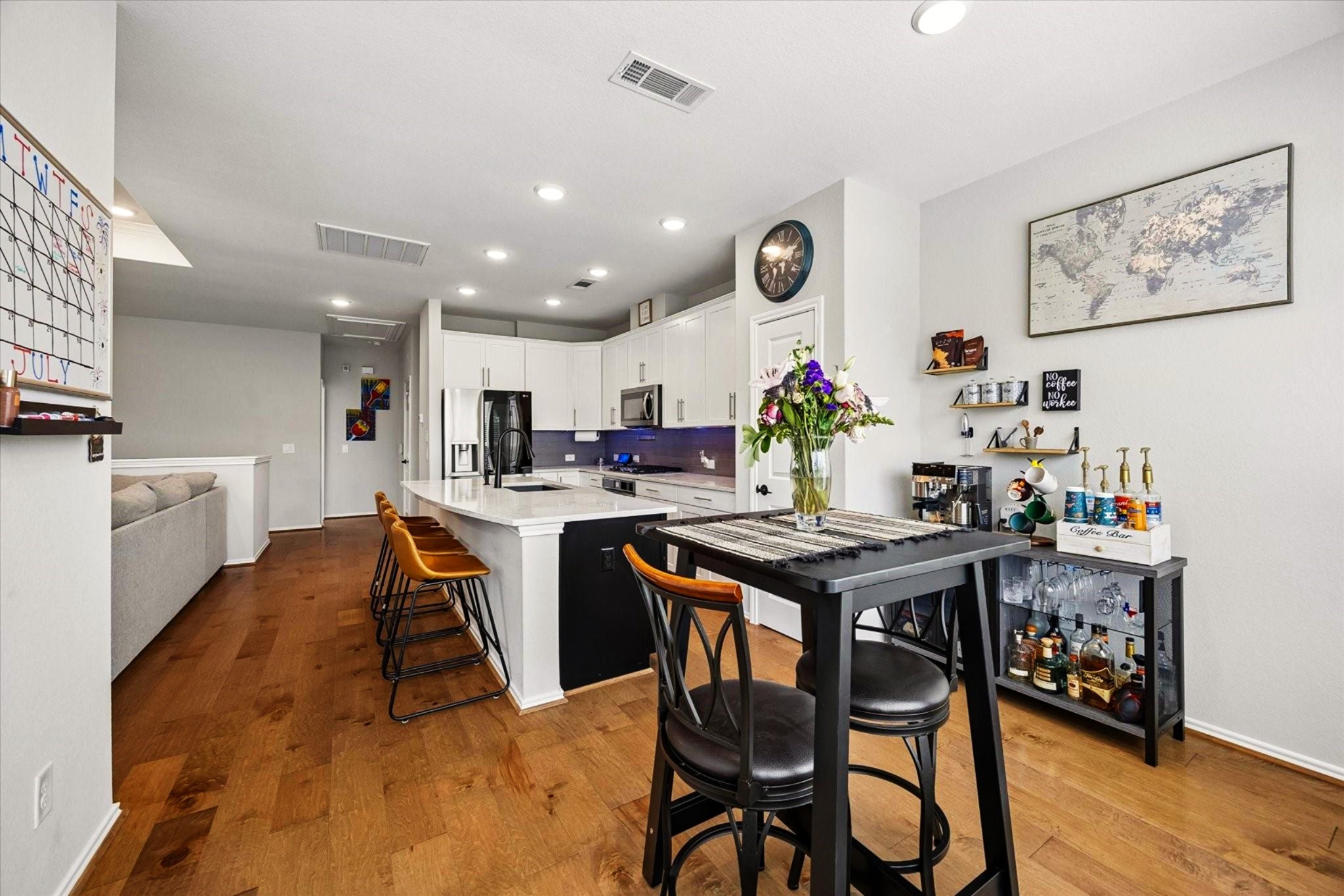 1819 Agoura Hills Drive Property Photo 11