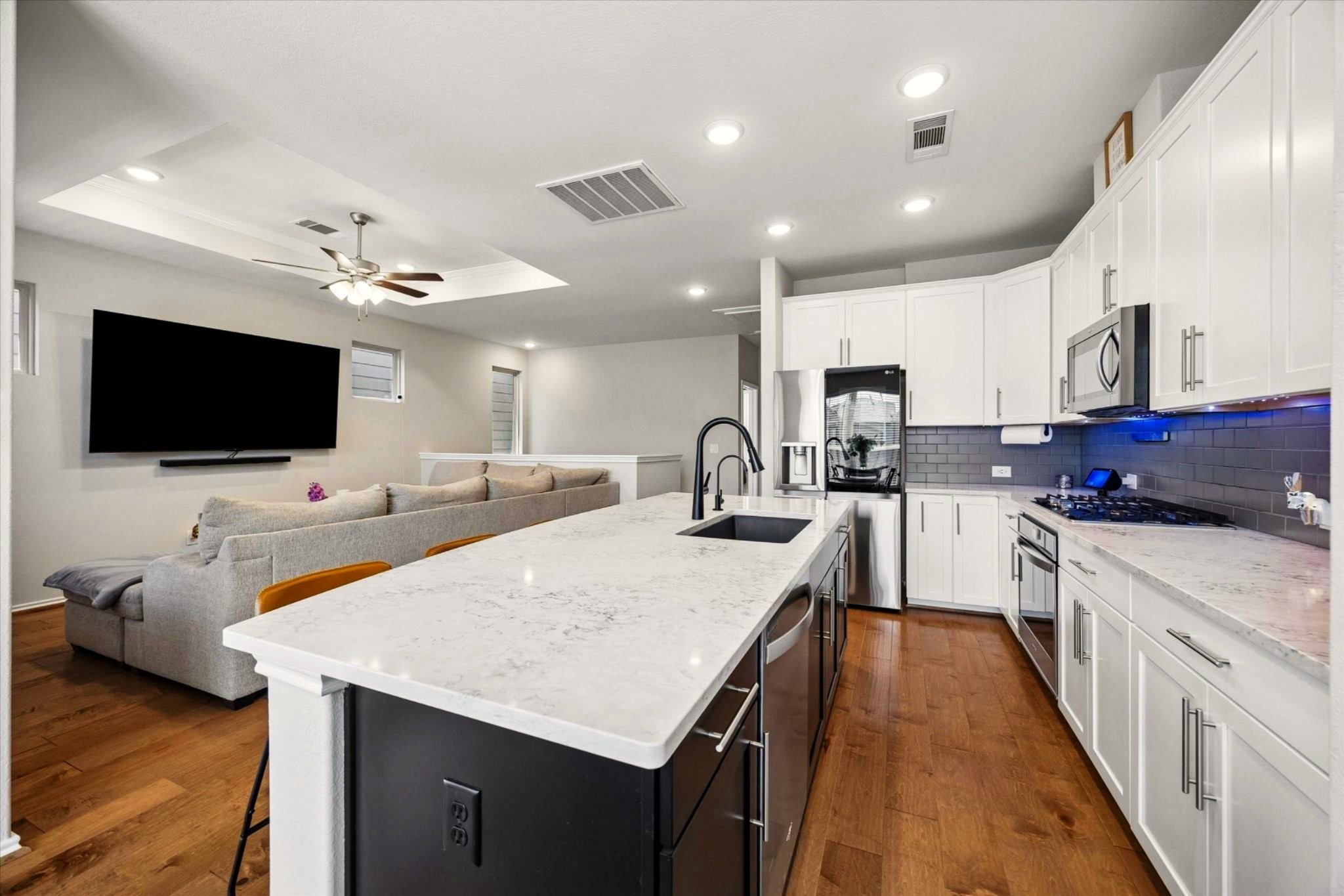 1819 Agoura Hills Drive Property Photo 12