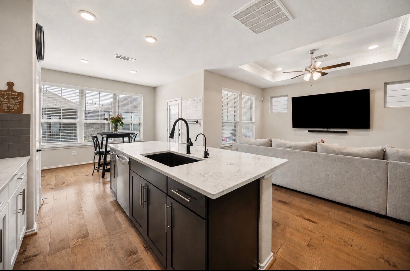 1819 Agoura Hills Drive Property Photo 13