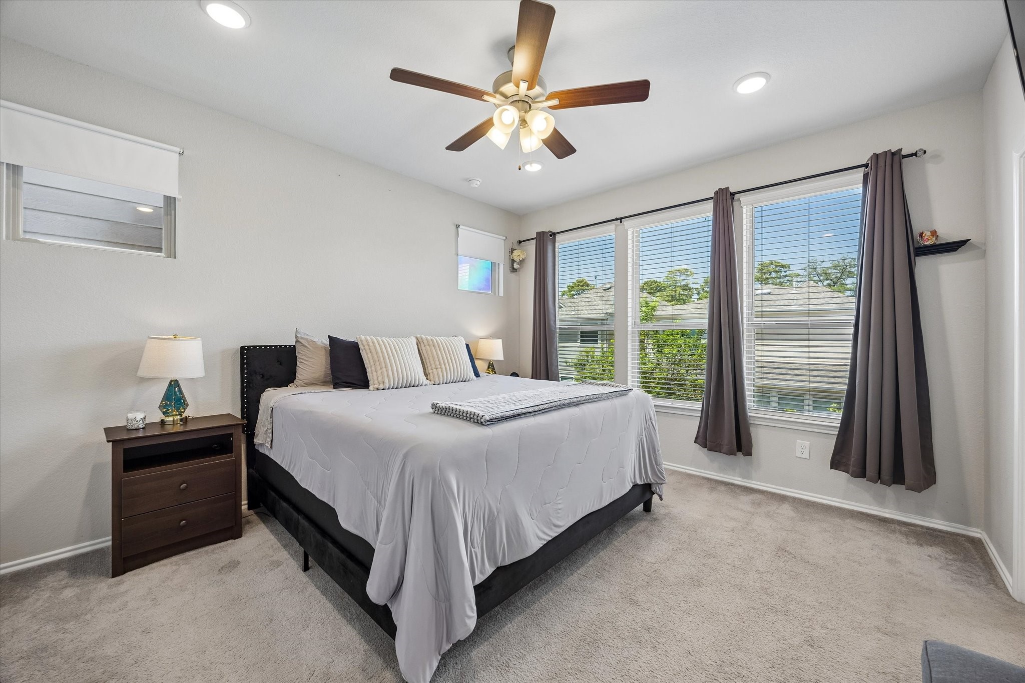1819 Agoura Hills Drive Property Photo 19