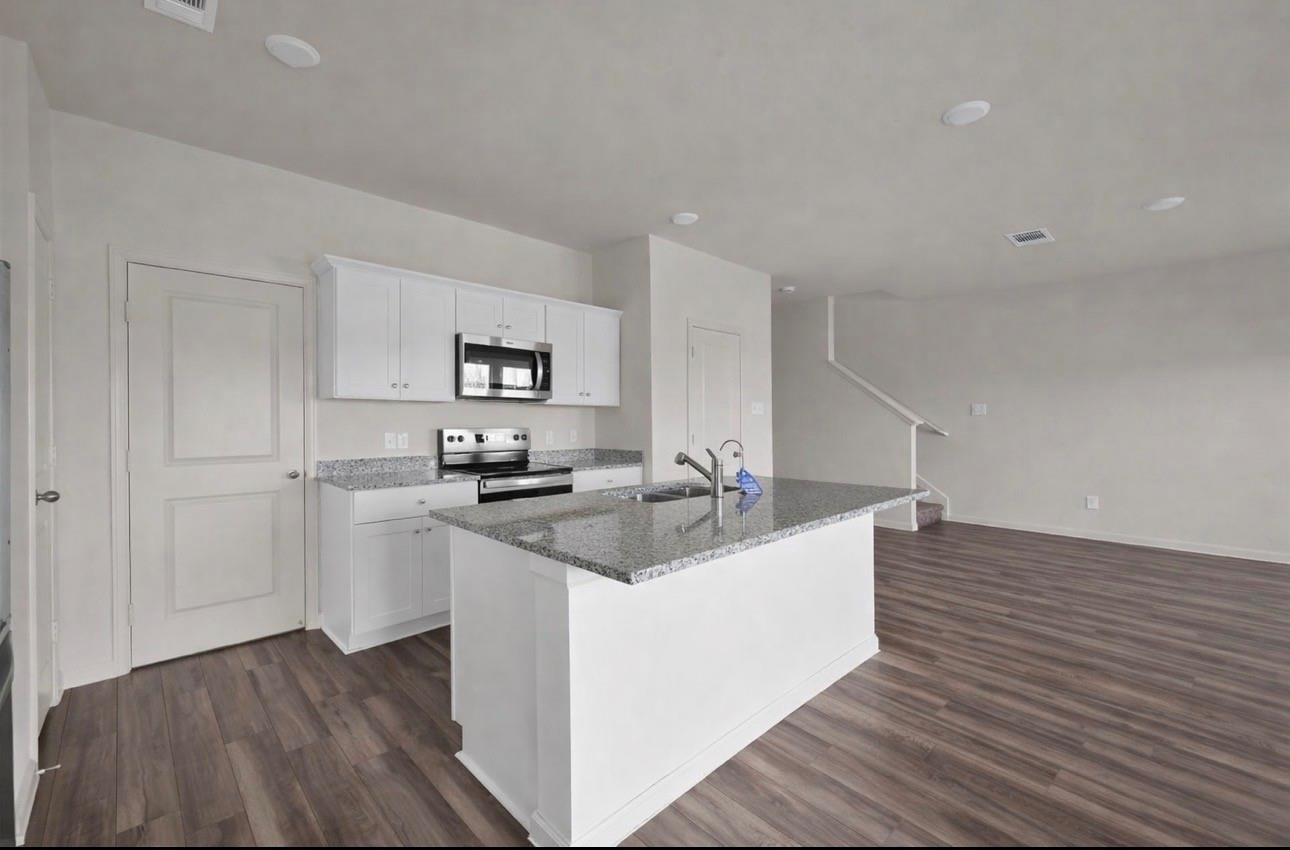 25211 Brookstone Way Property Photo 2