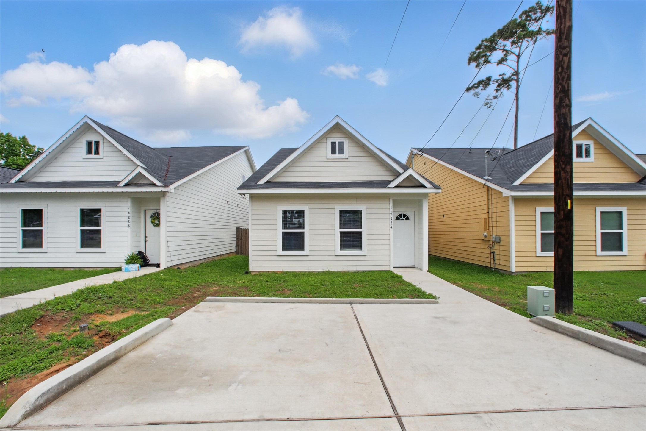 16884 Kempwood Property Photo 1