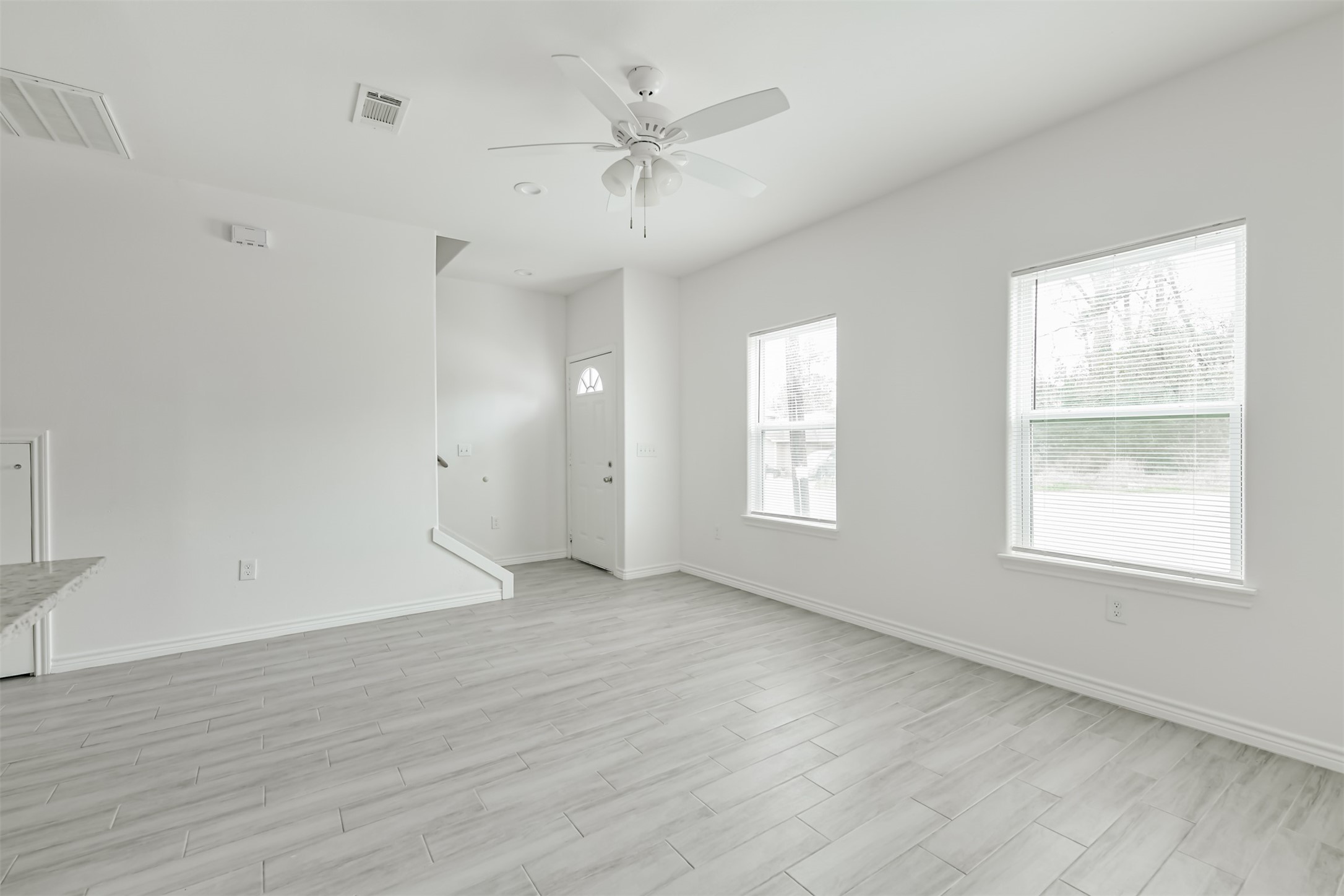 16884 Kempwood Property Photo 7