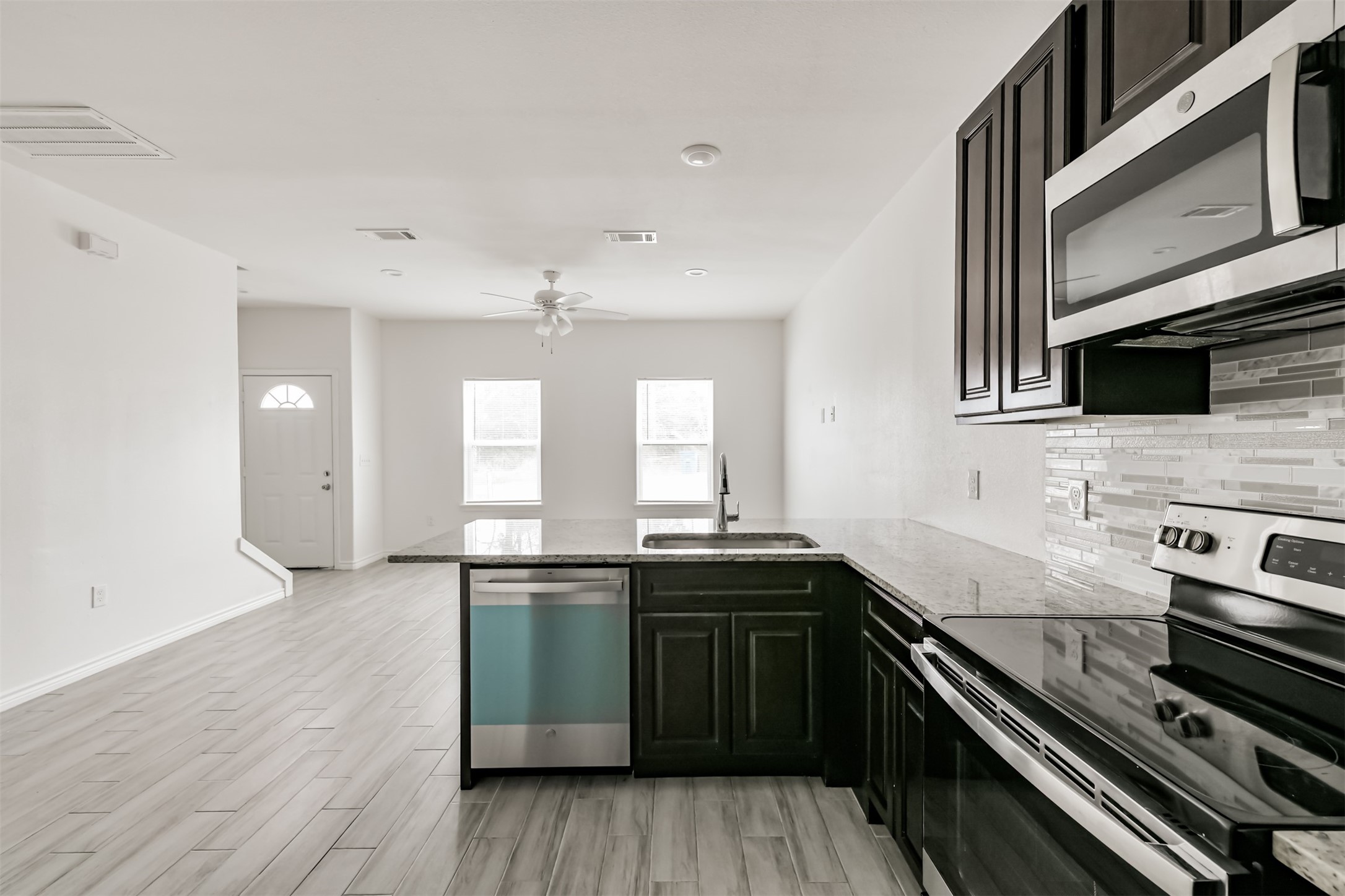 16884 Kempwood Property Photo 11