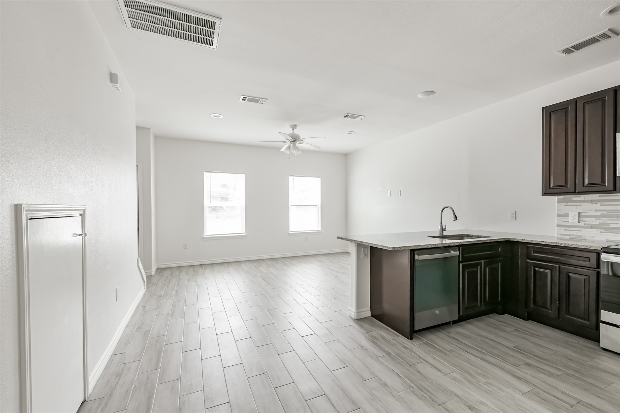 16884 Kempwood Property Photo 15