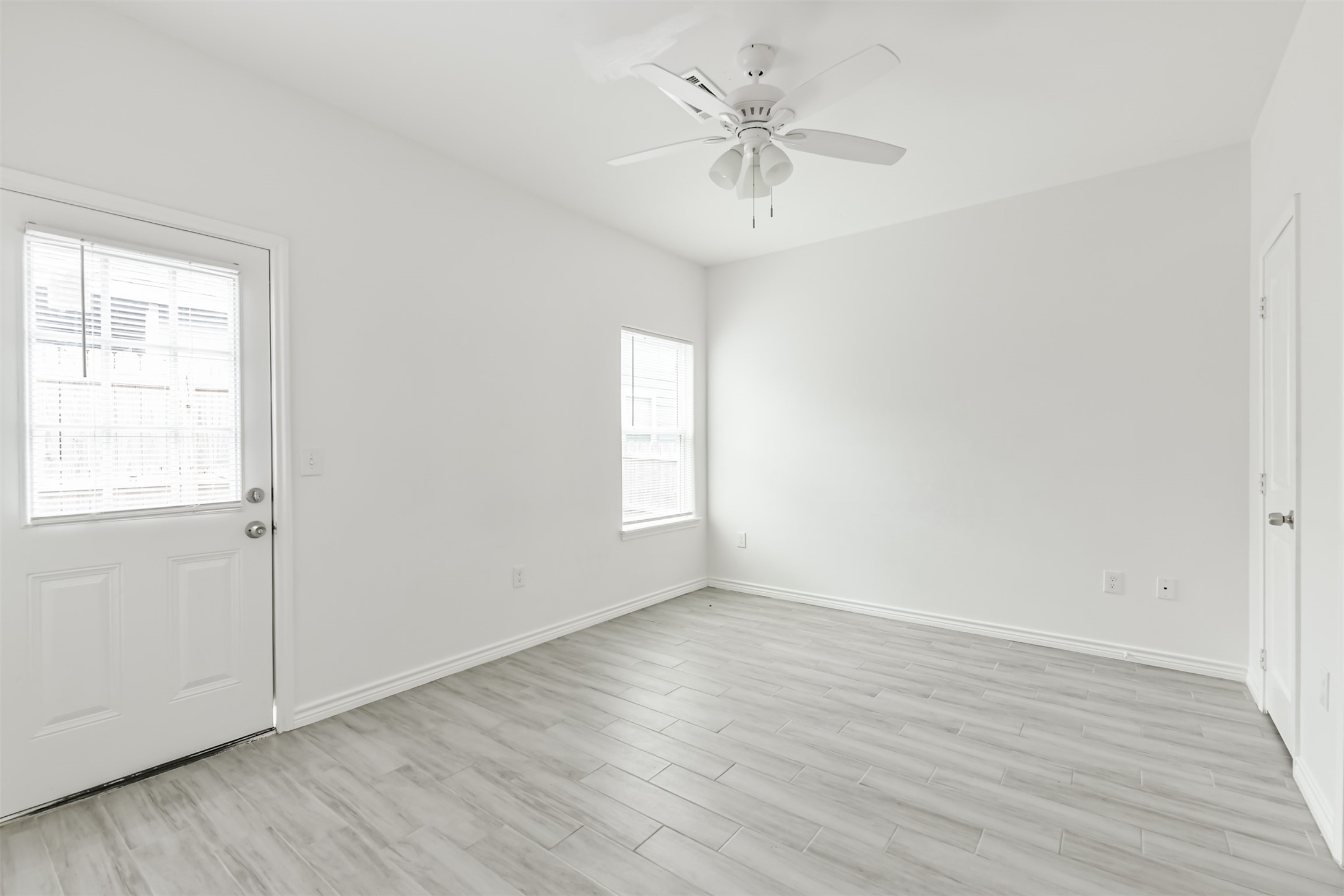 16884 Kempwood Property Photo 17