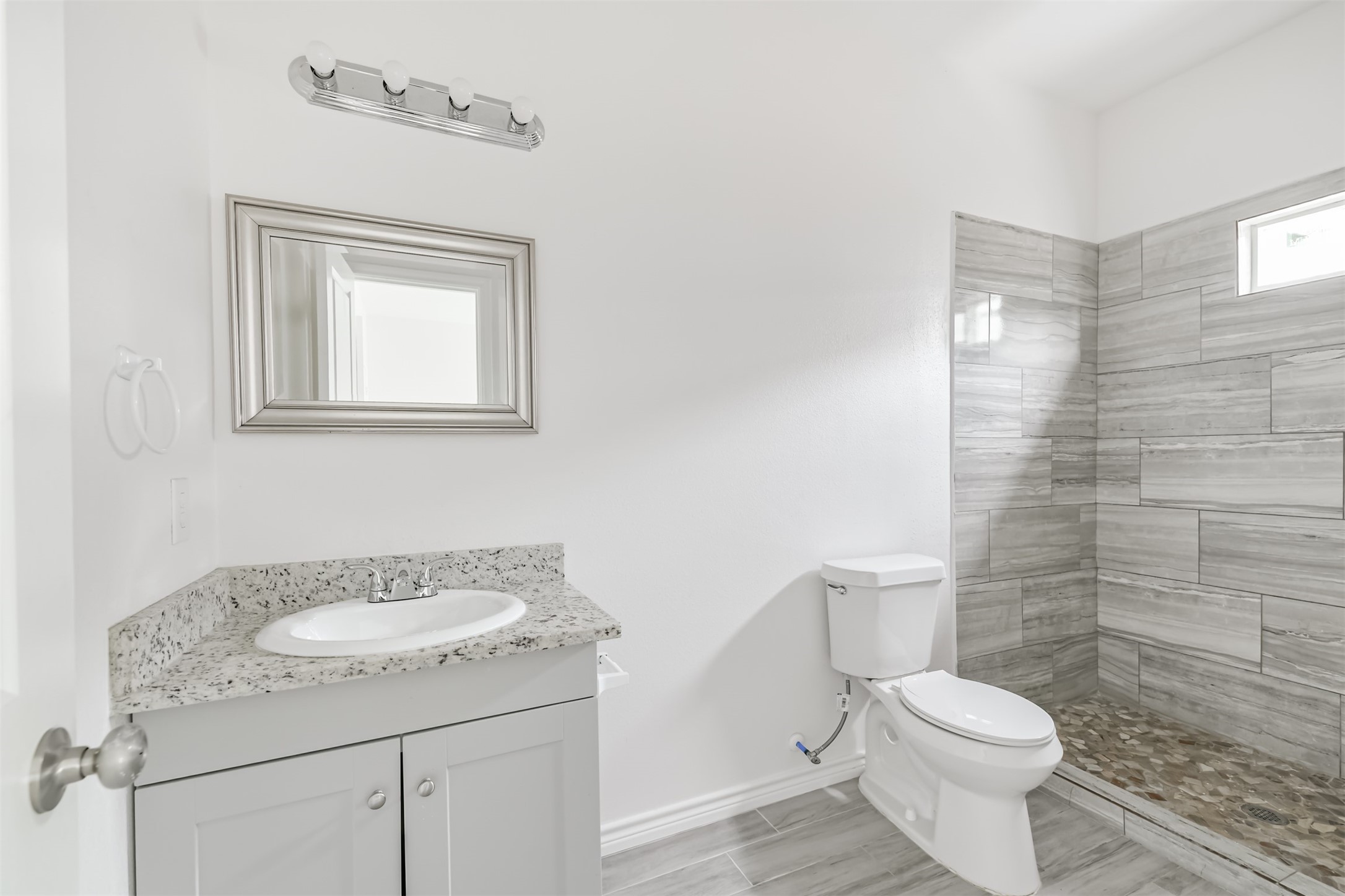 16884 Kempwood Property Photo 19