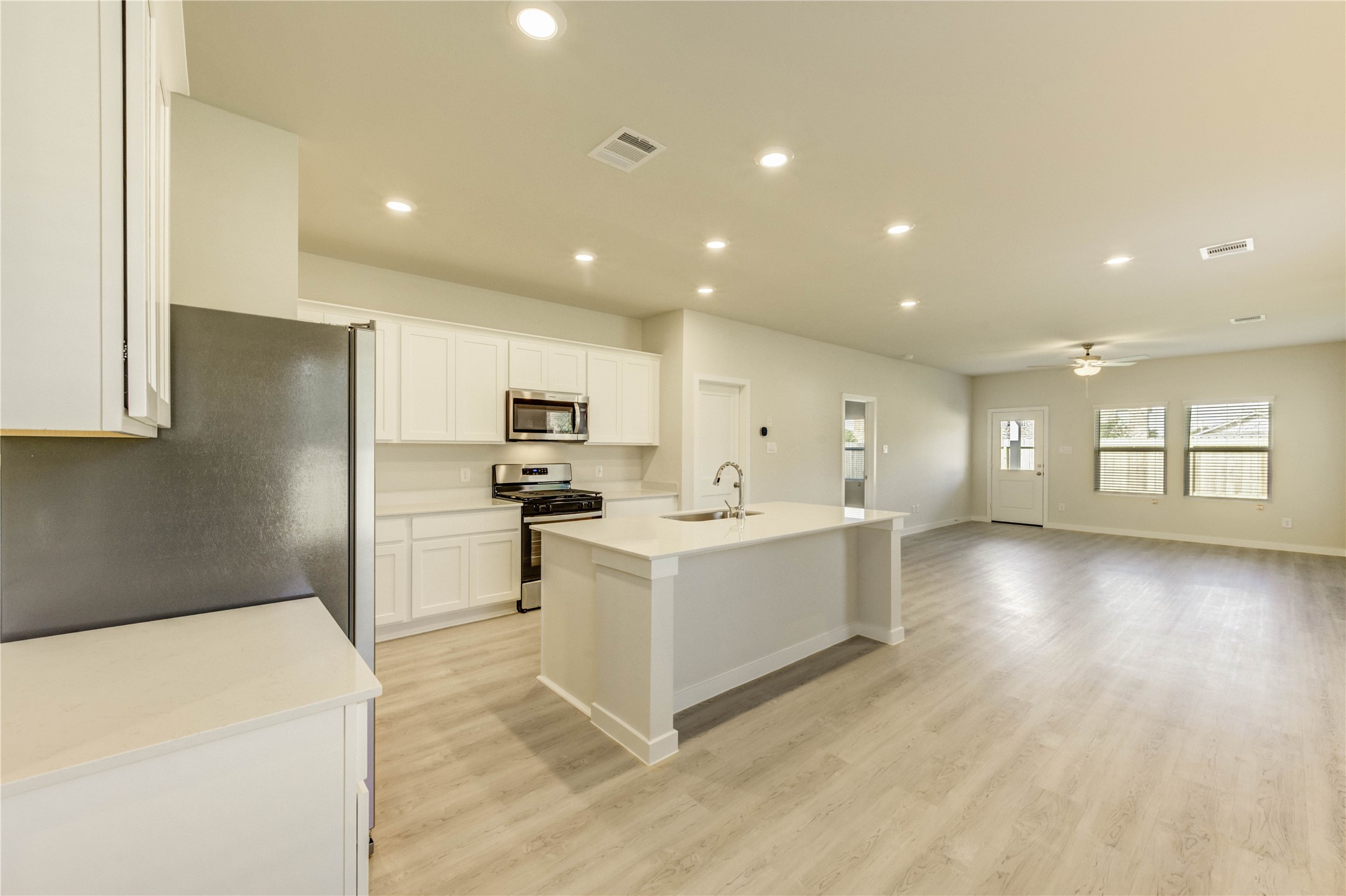 21526 George Wayne Way Property Photo 4