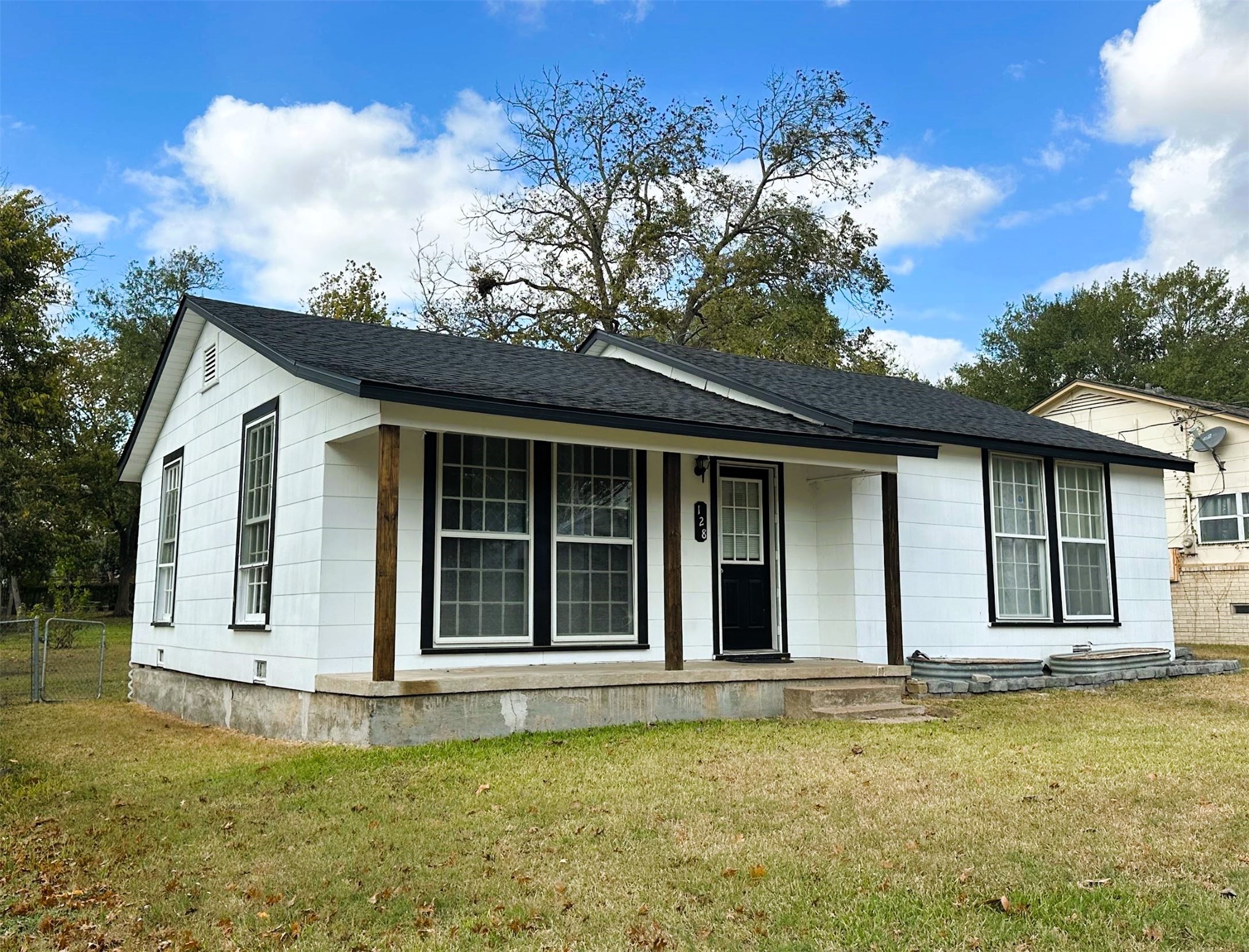 128 Harris Street Property Photo 1