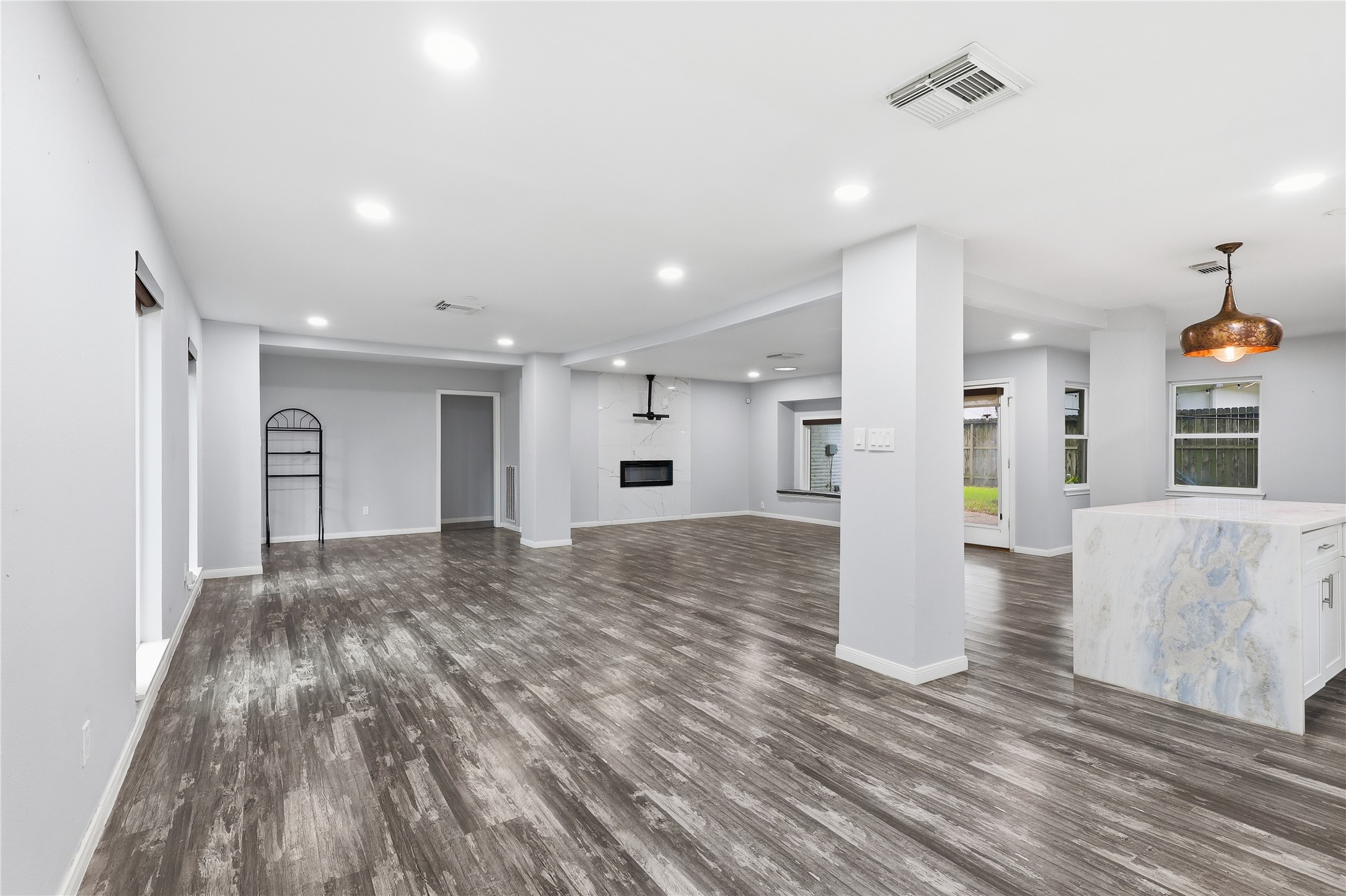 5347 Rutherglenn Drive Property Photo 8