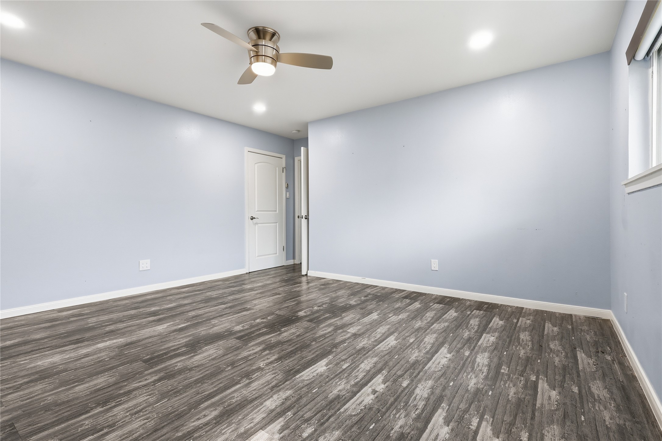 5347 Rutherglenn Drive Property Photo 10