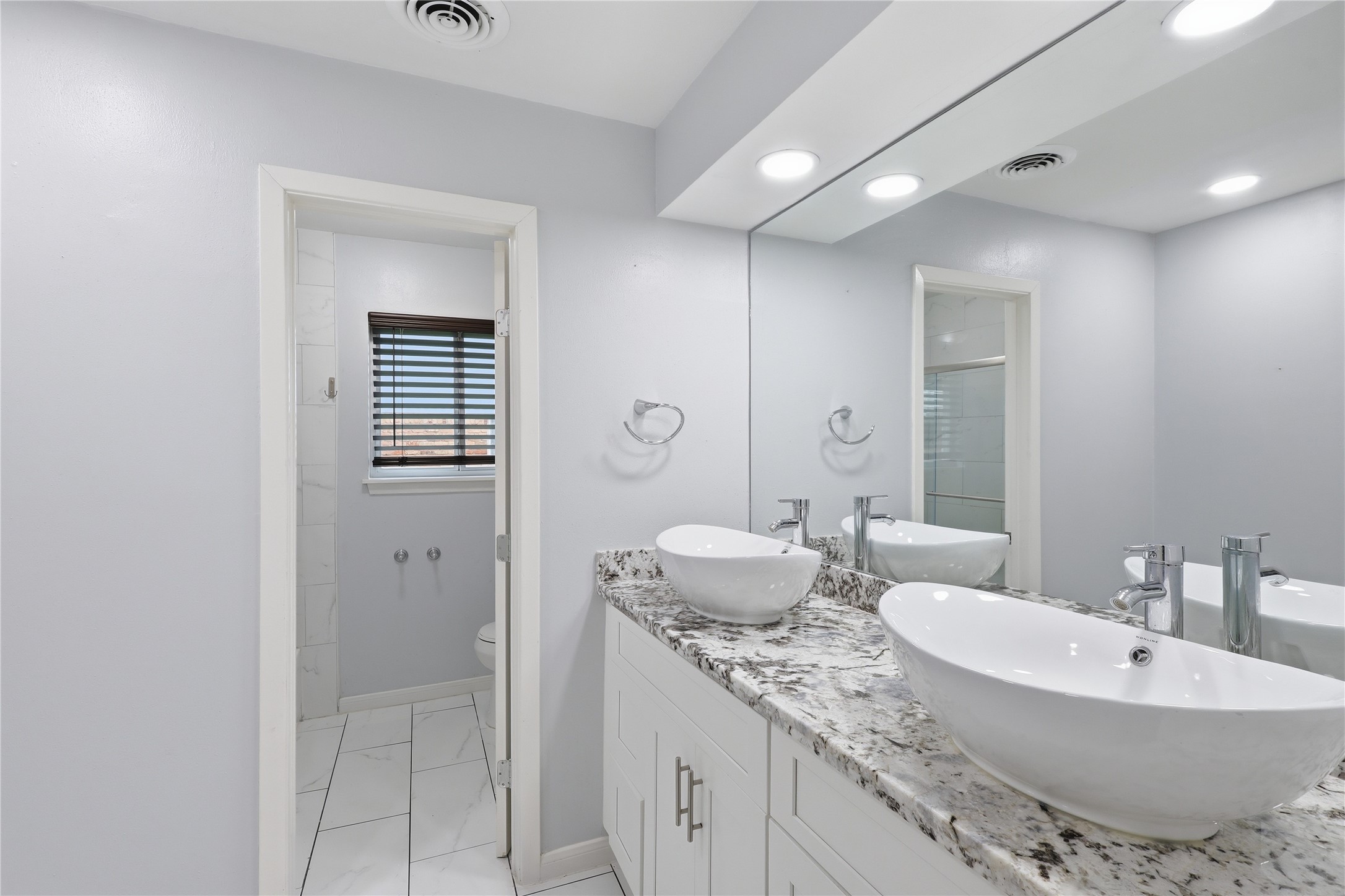 5347 Rutherglenn Drive Property Photo 17