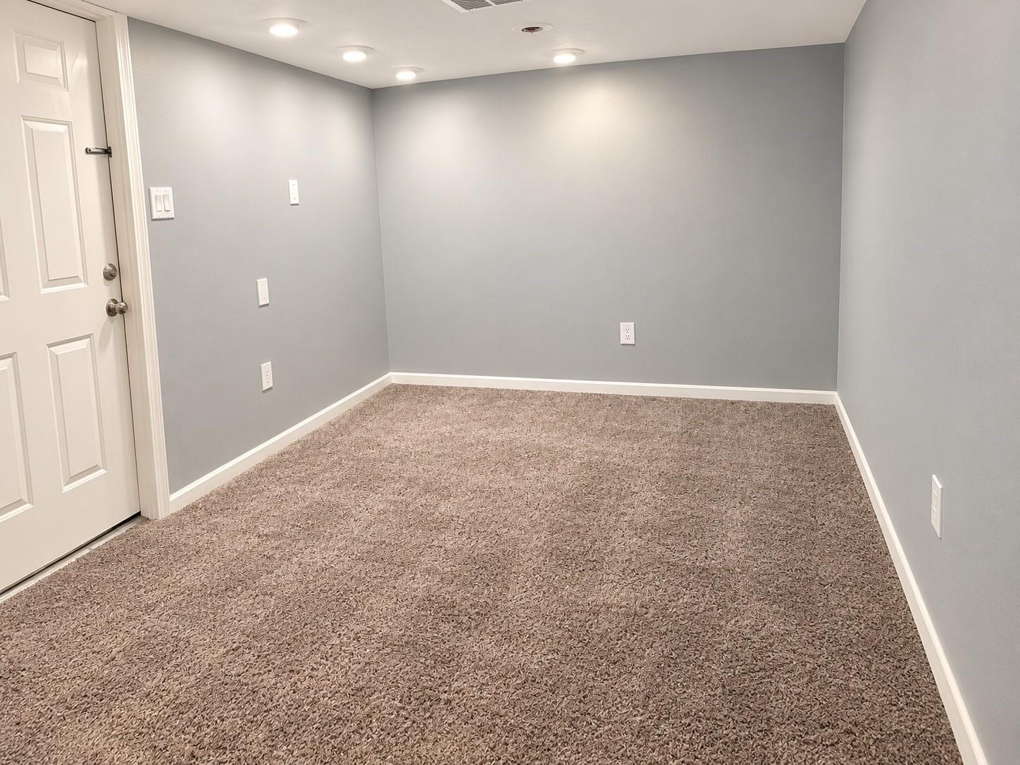 400 W Texas Ave Property Photo 4