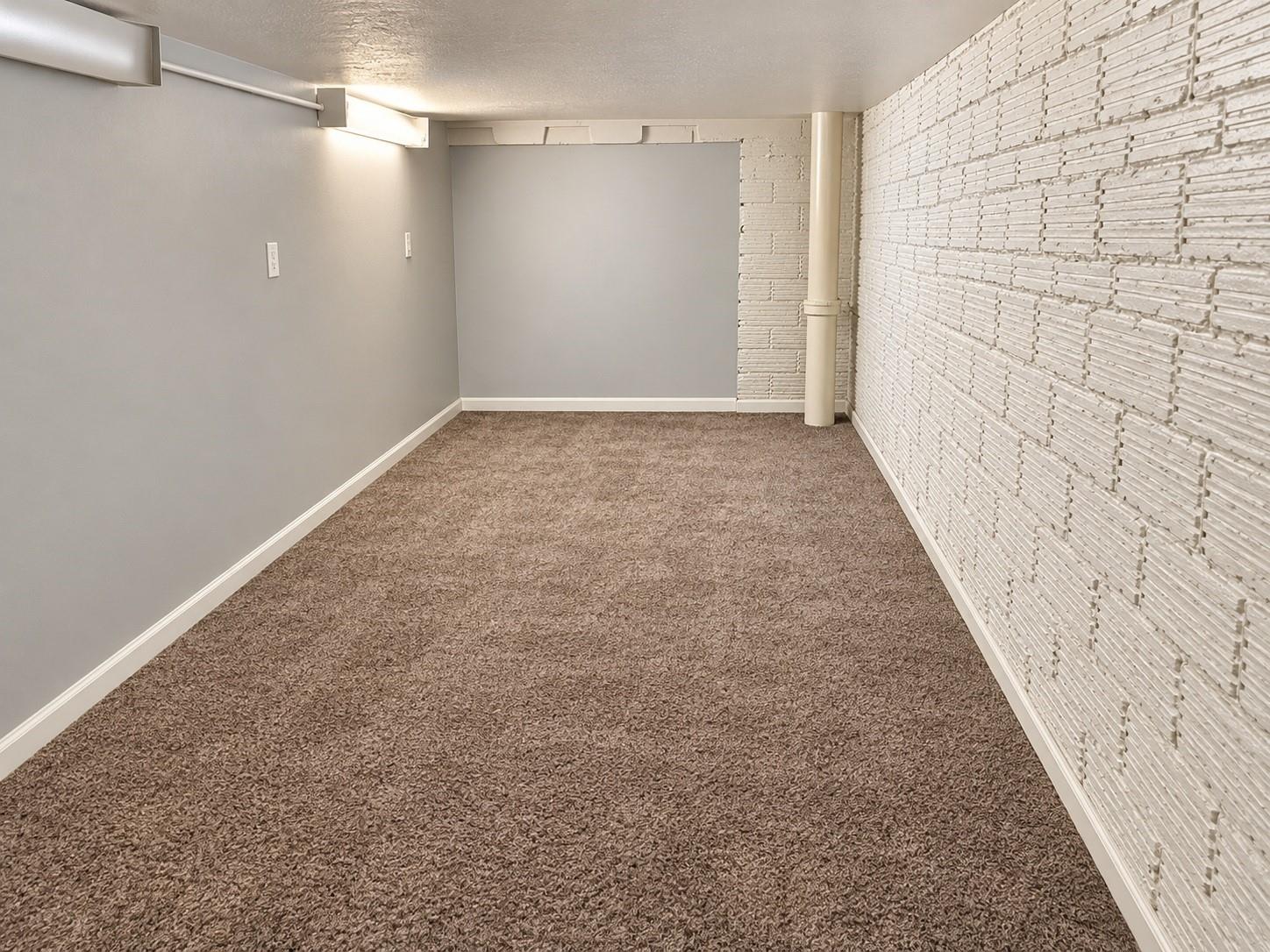 400 W Texas Ave Property Photo 6