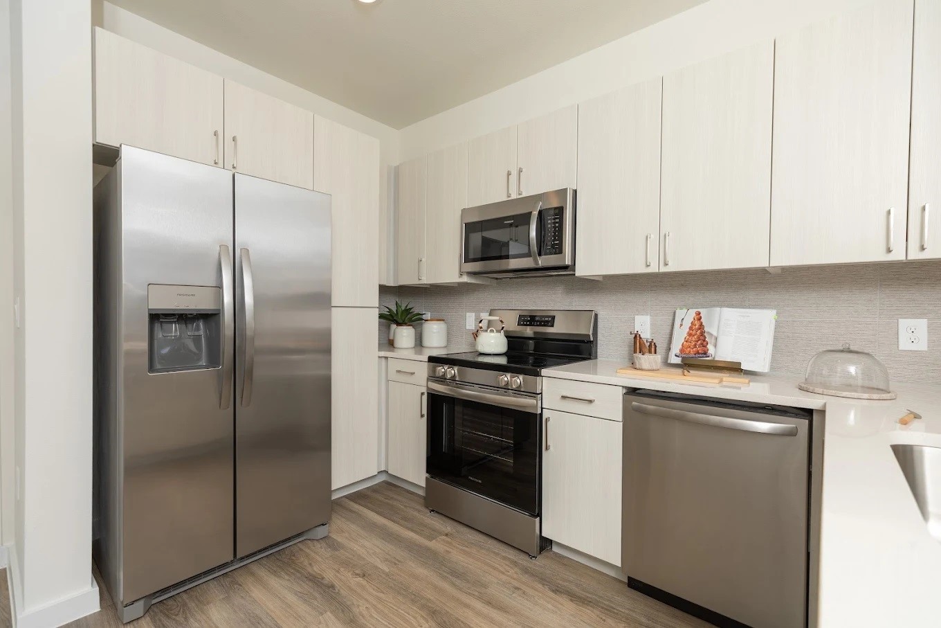 1690 North Loop 209 Property Photo 6