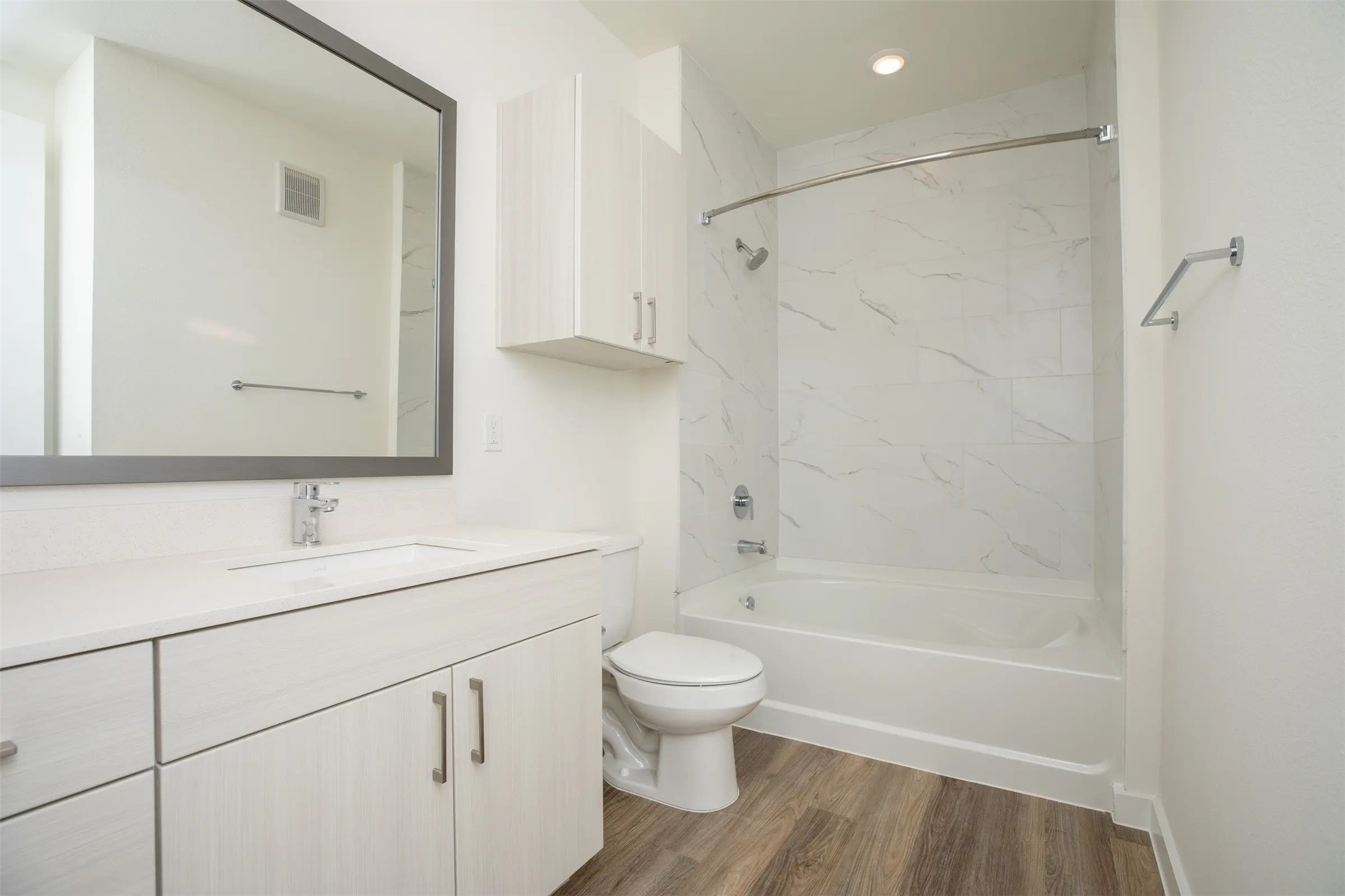 1690 North Loop 209 Property Photo 12