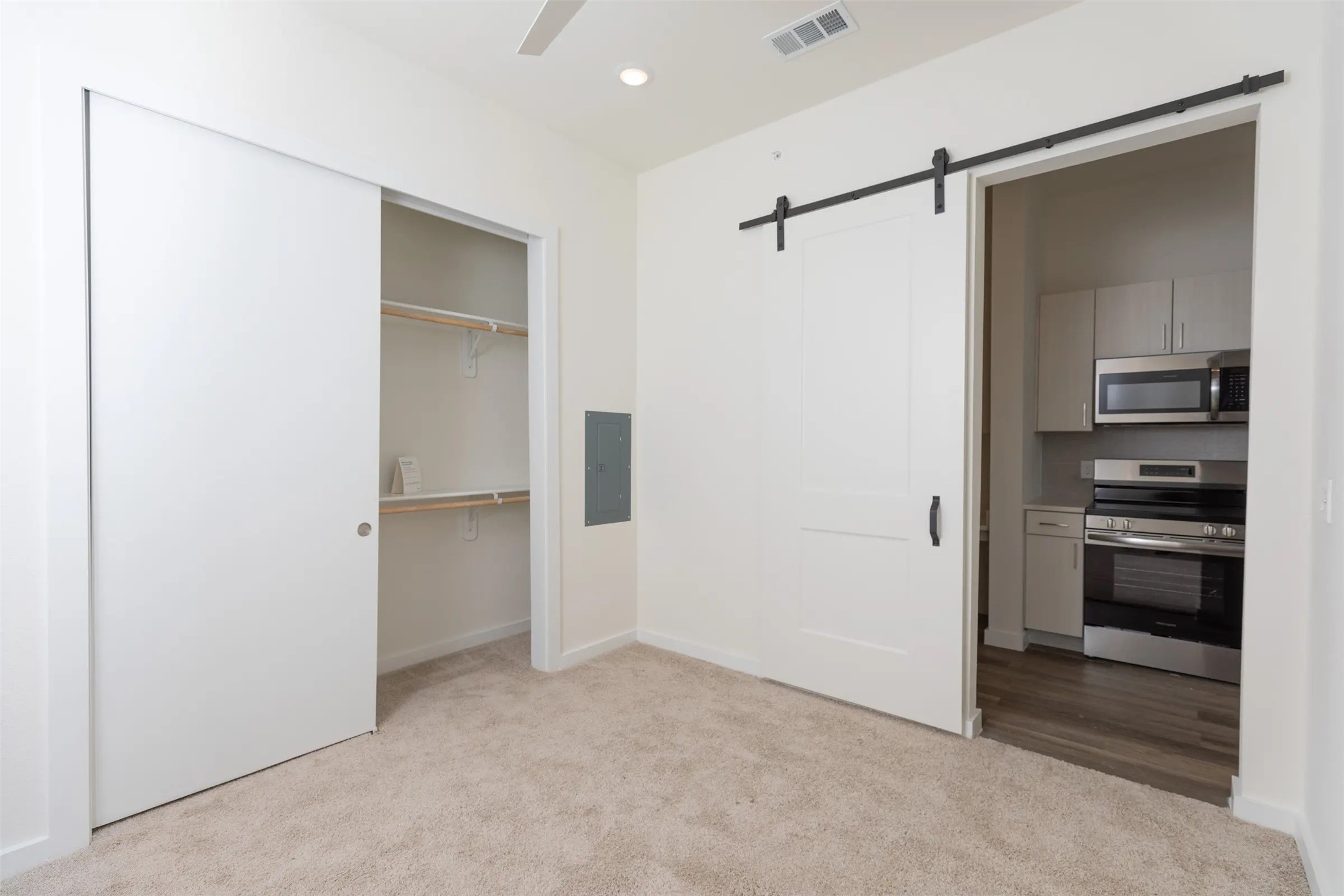 1690 North Loop 209 Property Photo 14