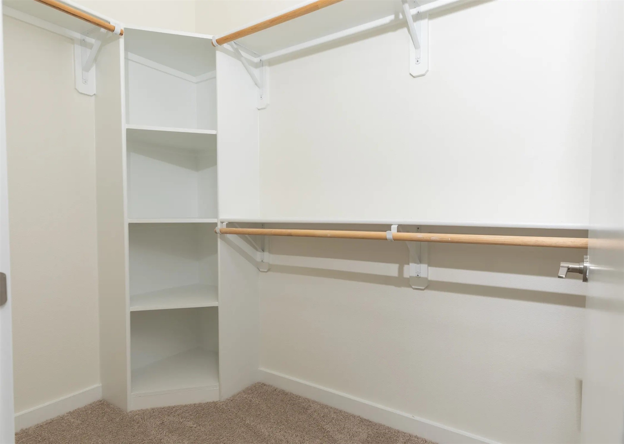 1690 North Loop 209 Property Photo 15