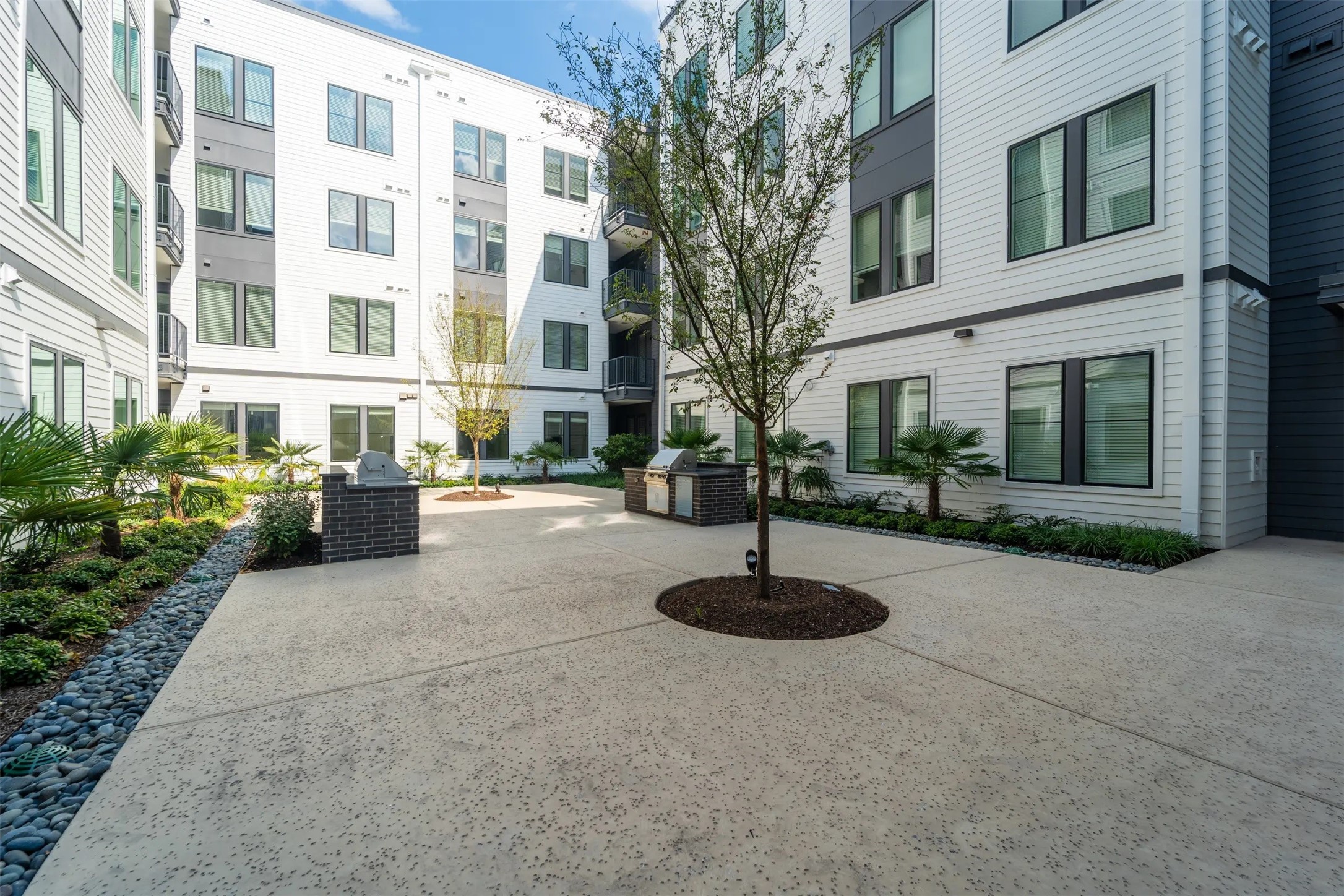 1690 North Loop 209 Property Photo 21