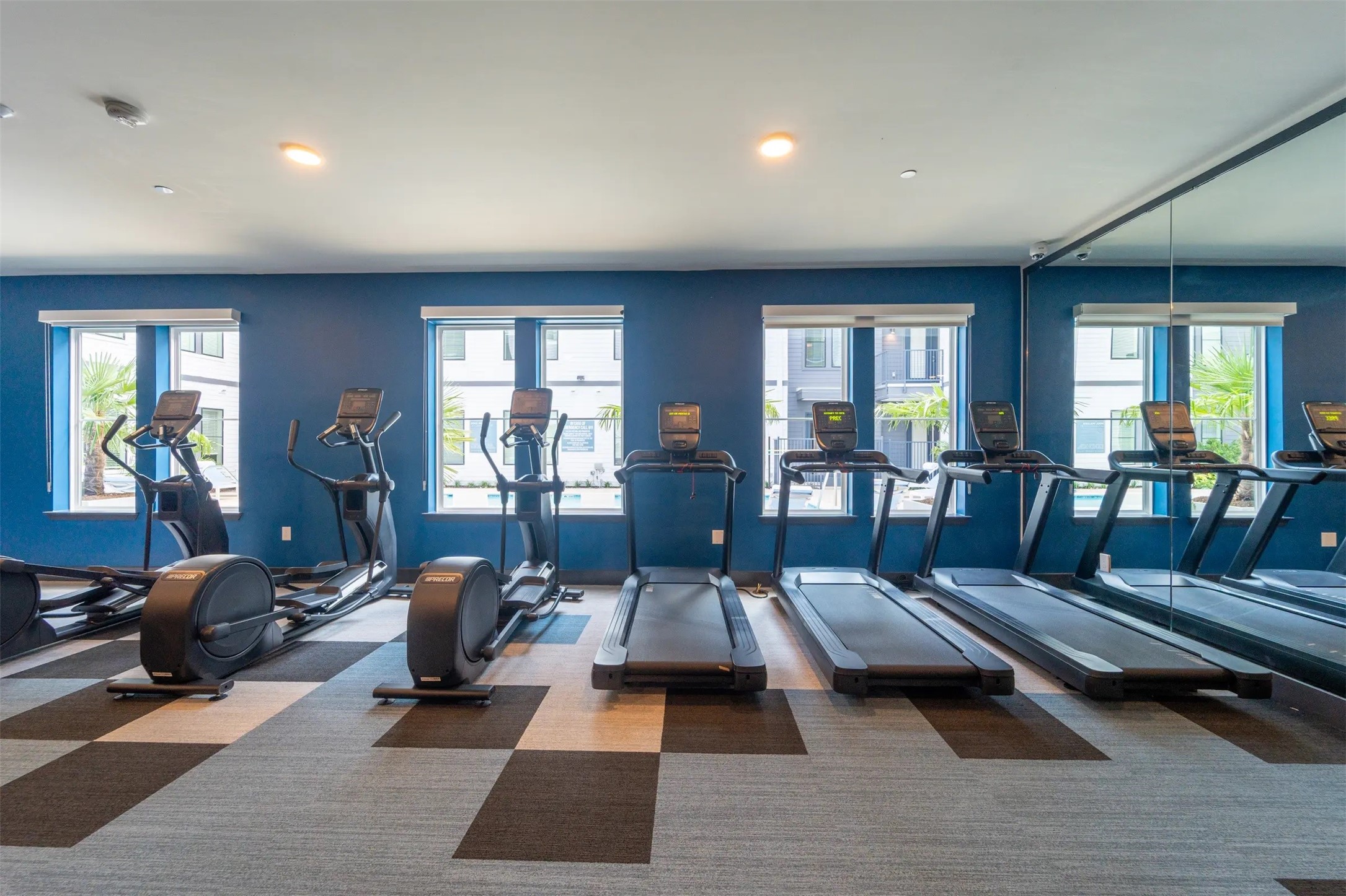 1690 North Loop 209 Property Photo 22