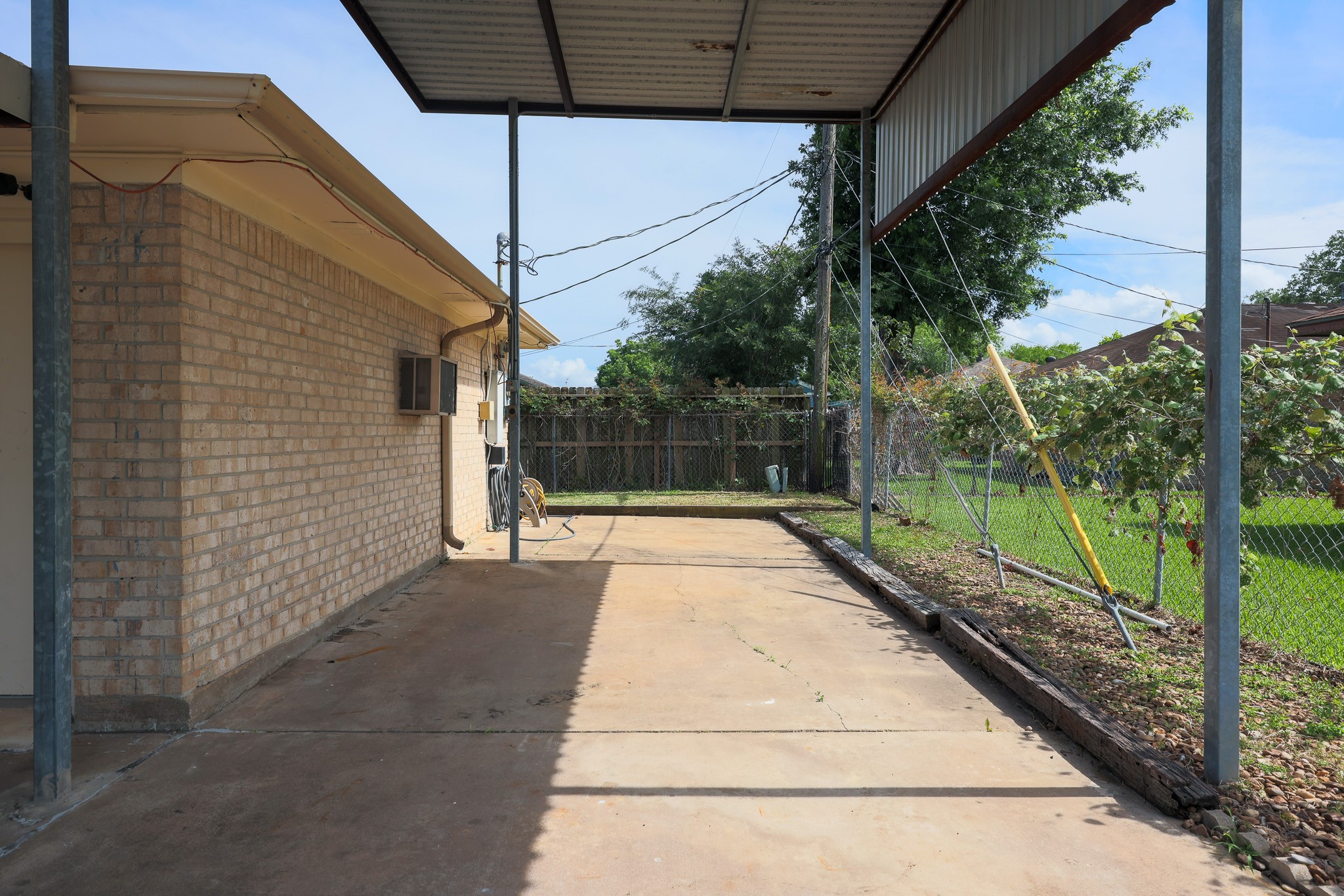 4702 Geraldine Street Property Photo 5