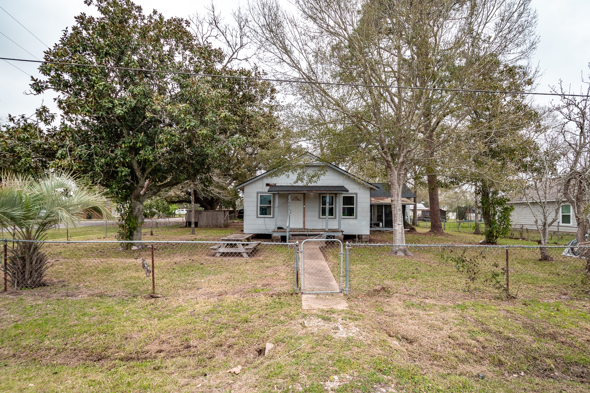 Anahuac Middle School Real Estate Listings Main Image