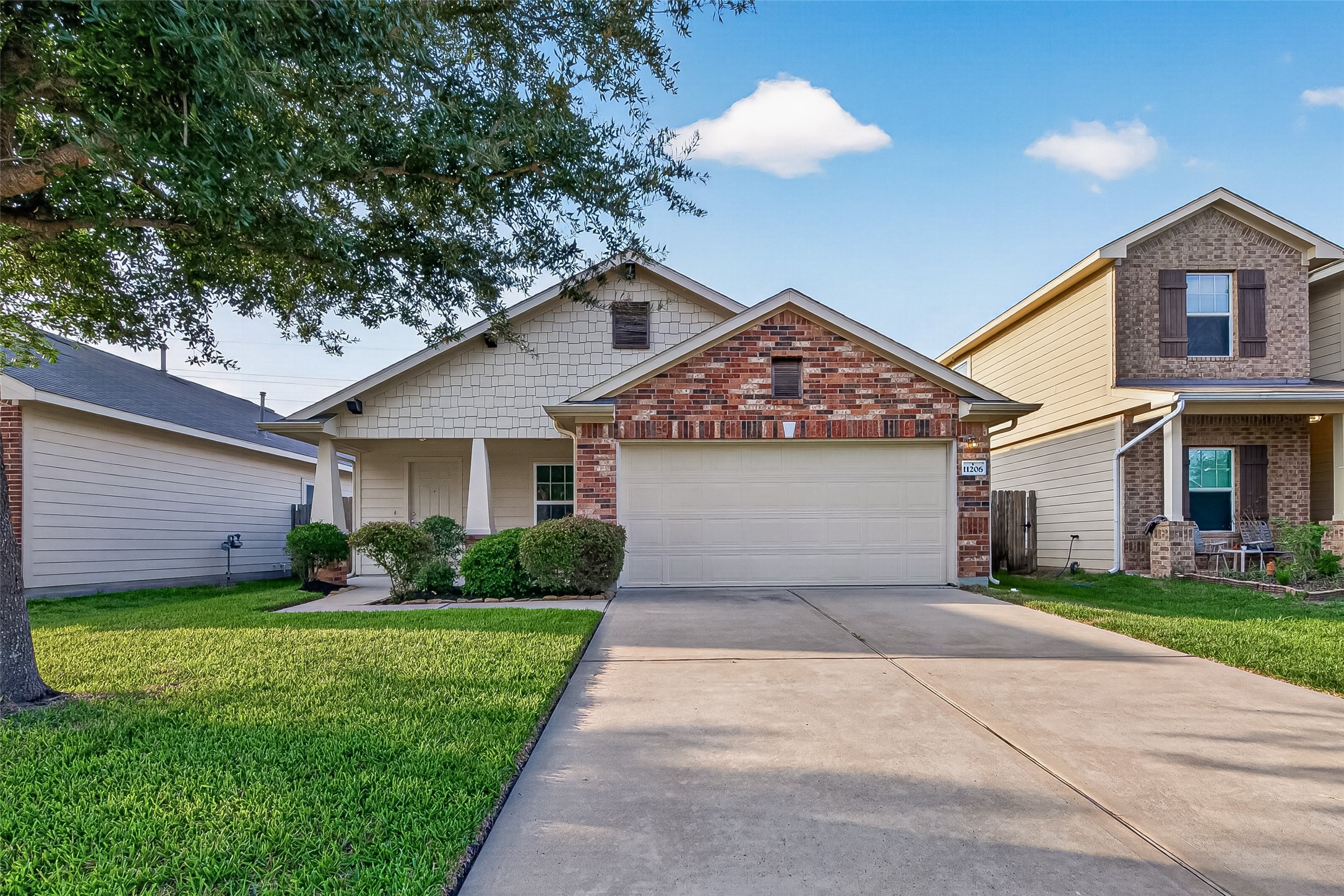 11206 Kingsnorth Drive Property Photo 1