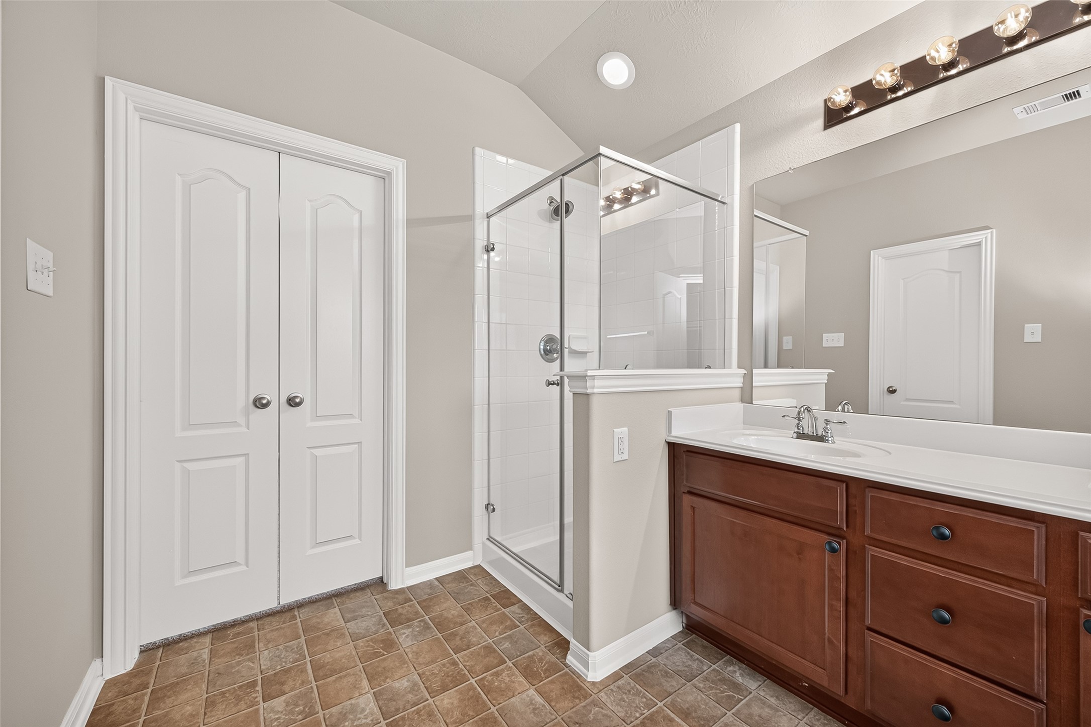 11206 Kingsnorth Drive Property Photo 36
