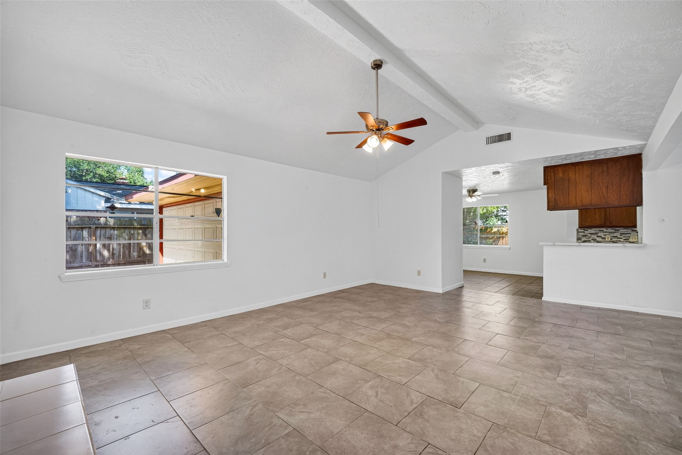9618 S Petersham Drive Property Photo 7