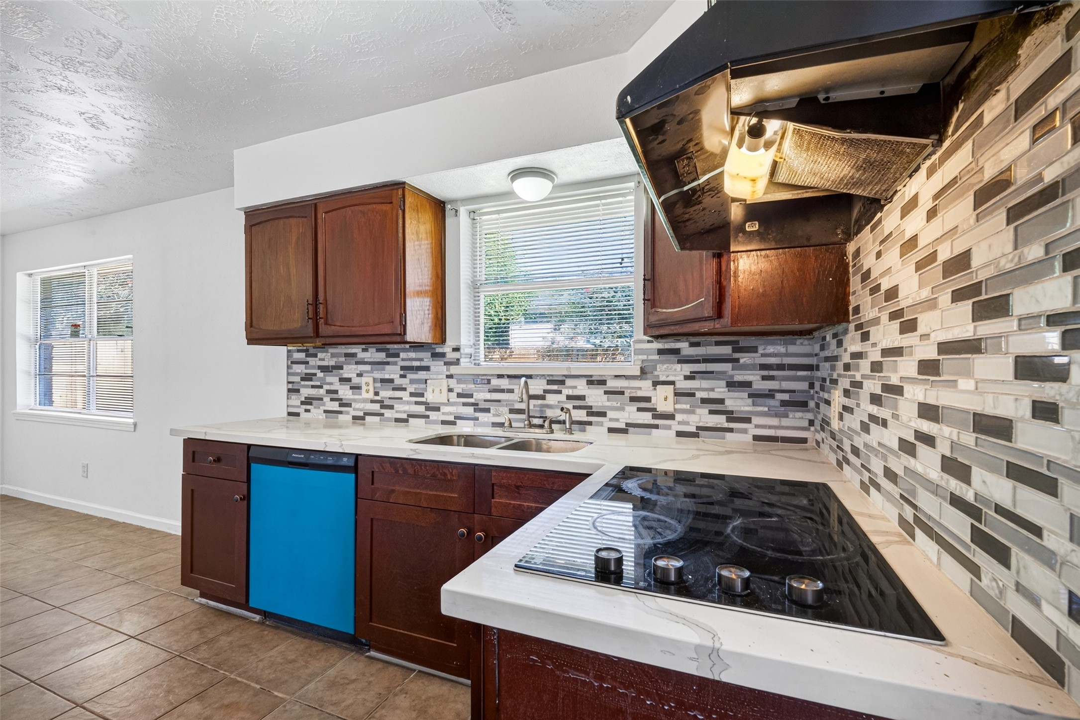 9618 S Petersham Drive Property Photo 10