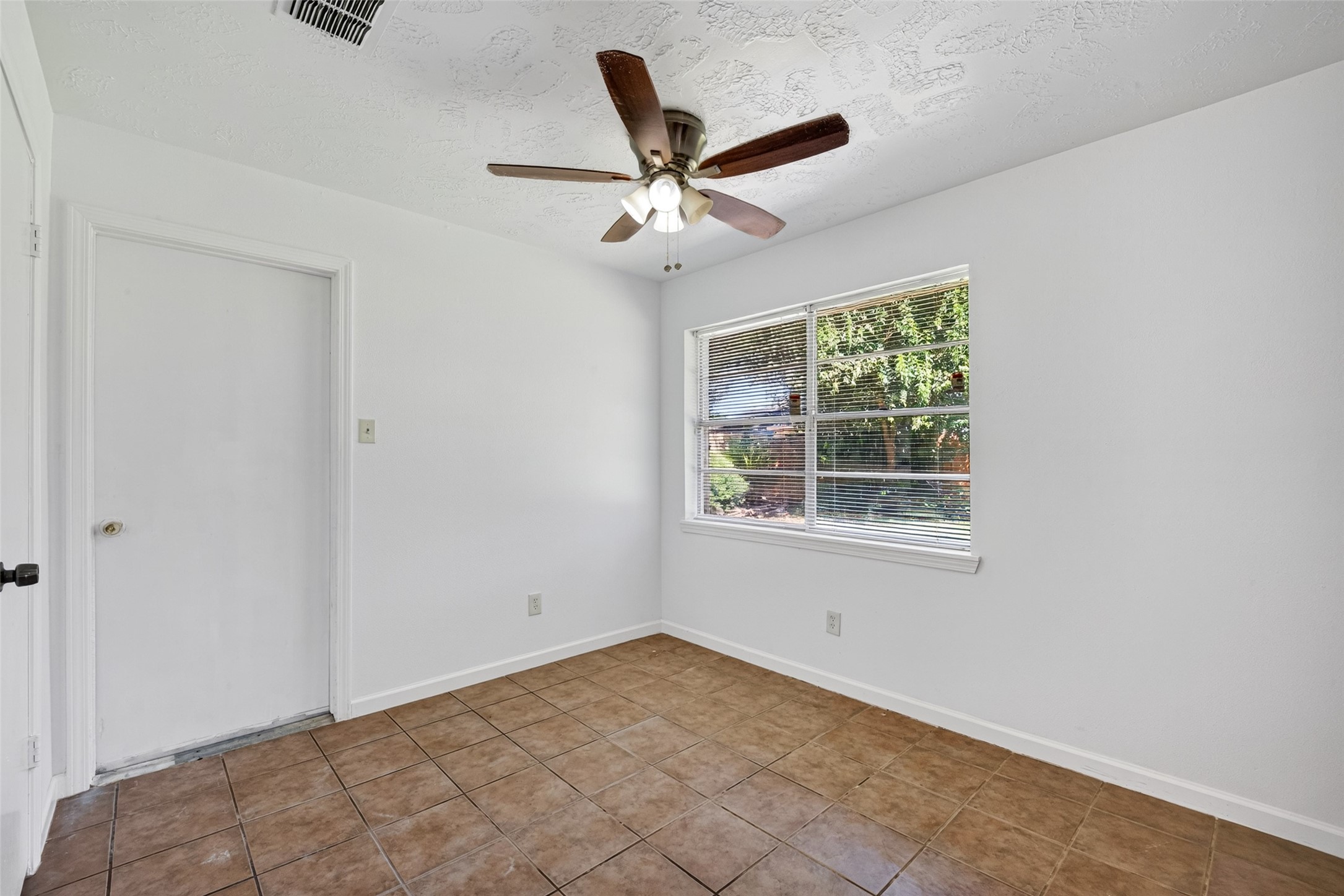 9618 S Petersham Drive Property Photo 27