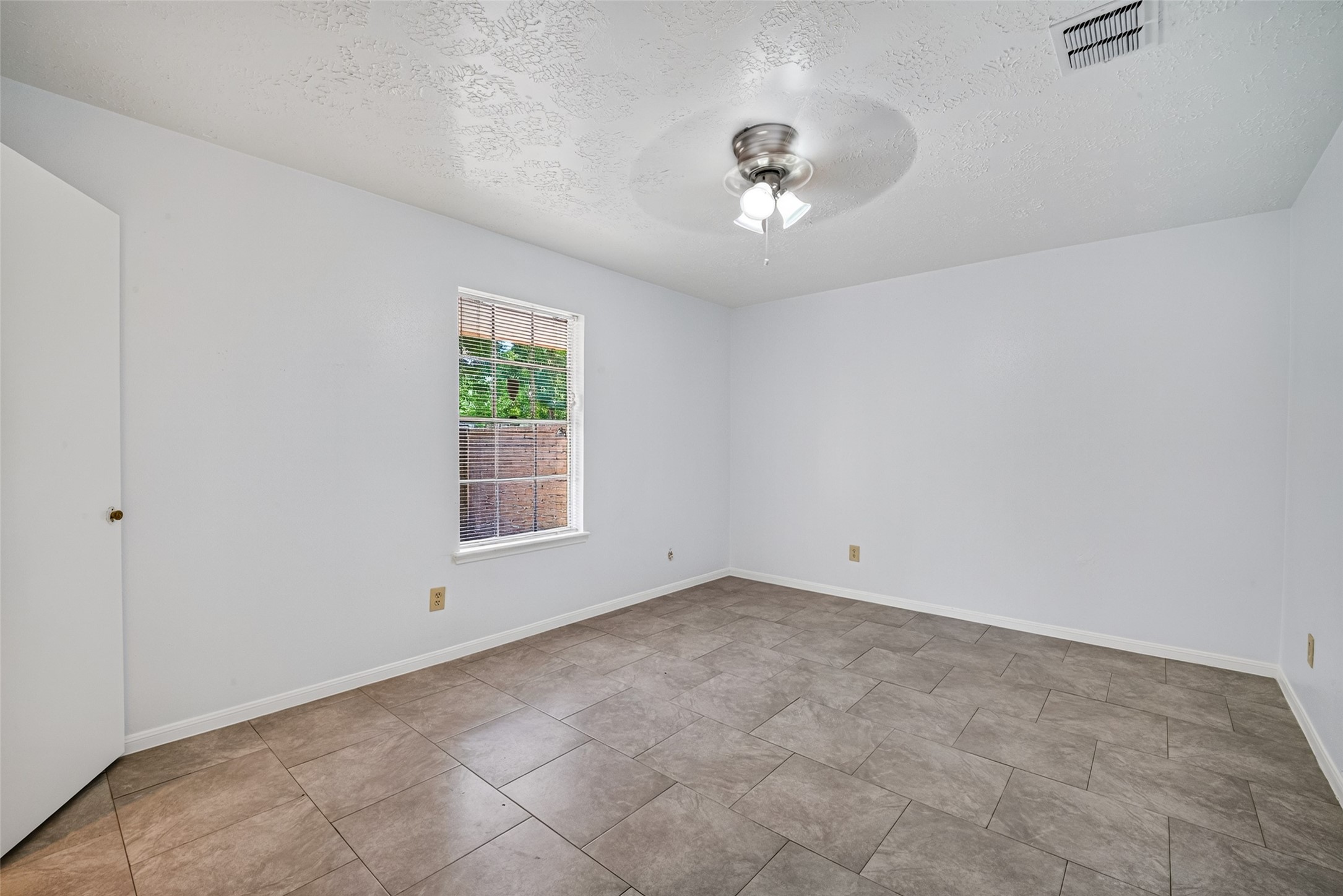 9618 S Petersham Drive Property Photo 31
