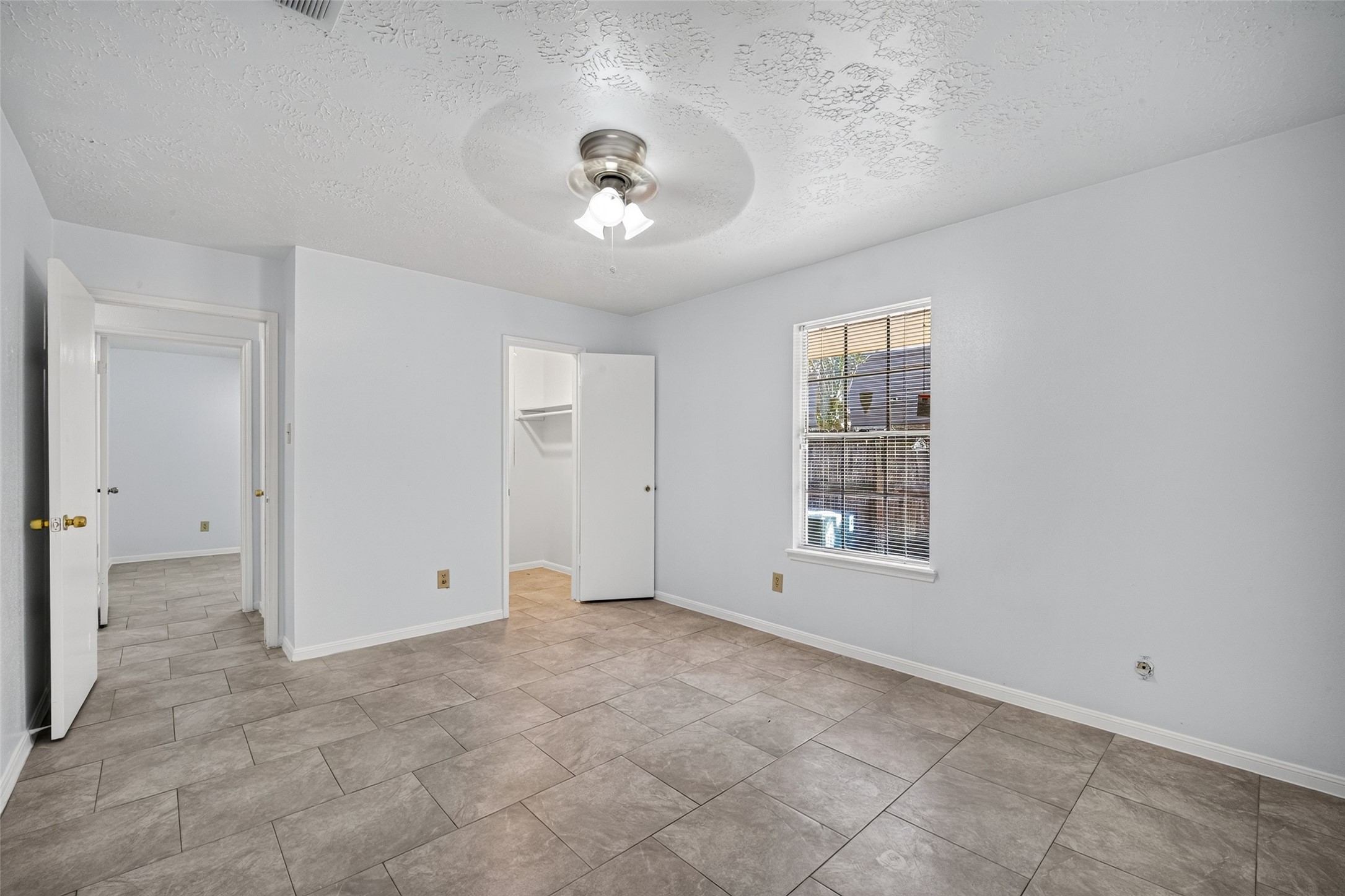 9618 S Petersham Drive Property Photo 32