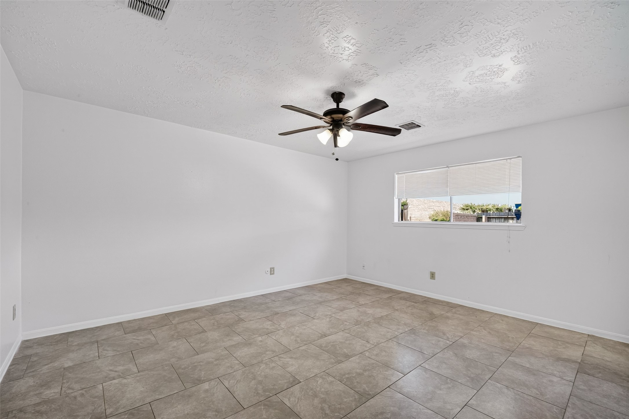 9618 S Petersham Drive Property Photo 33
