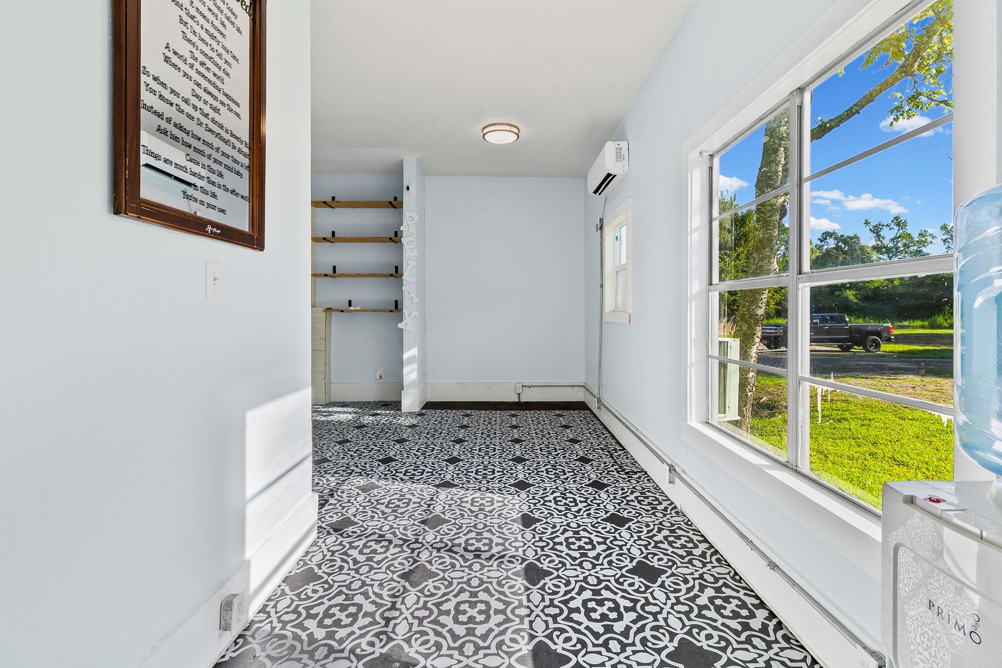 303 S Washington Avenue Property Photo 6