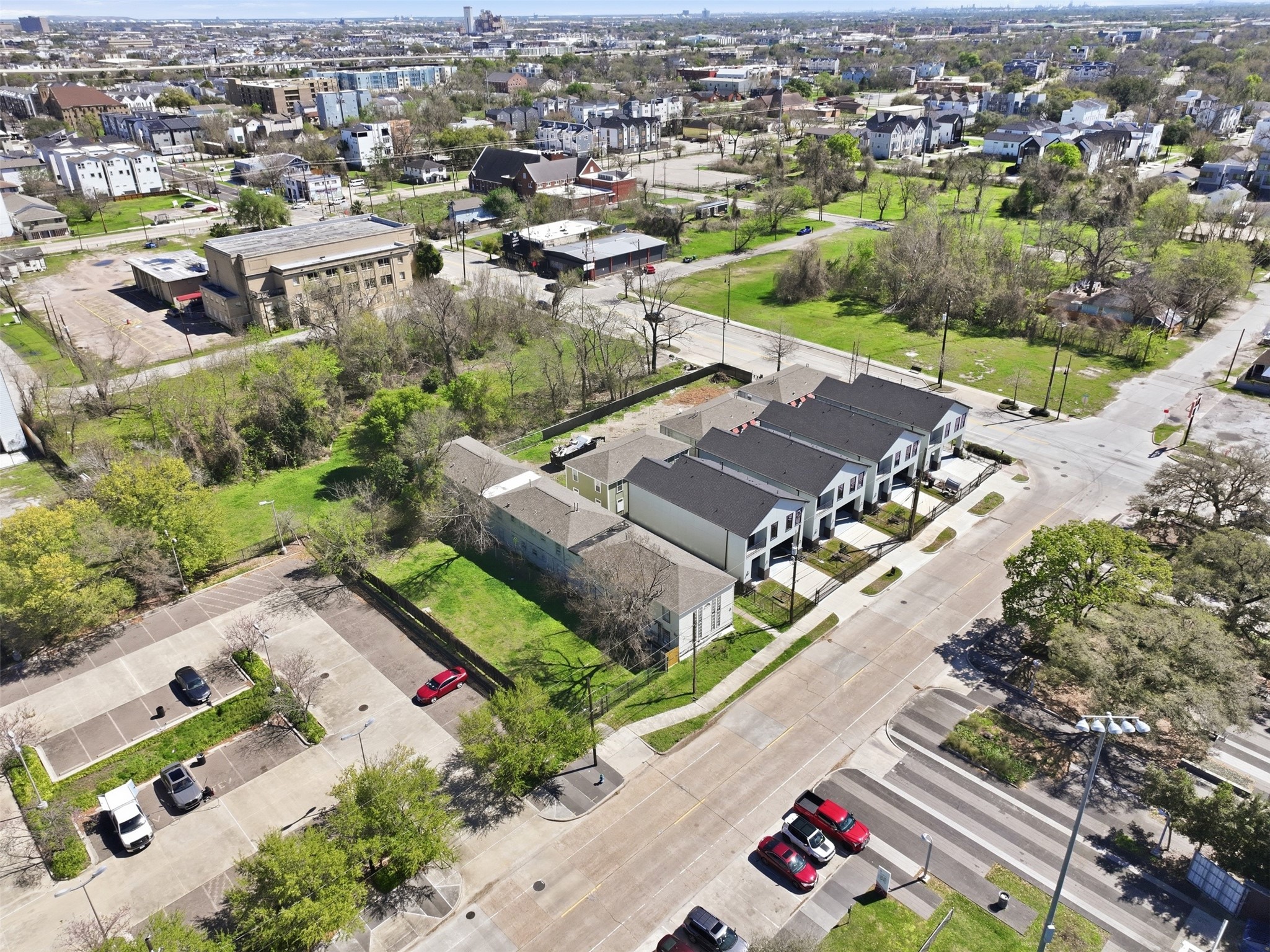 2307 Tuam Avenue Property Photo 3