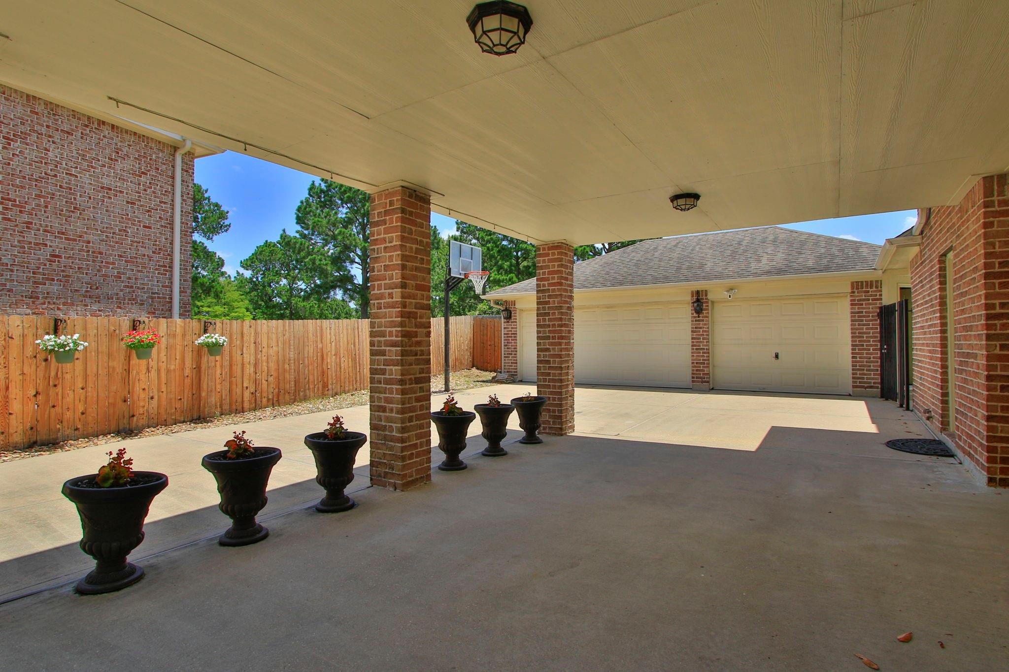 17331 Fairgrove Park Drive Property Photo 6