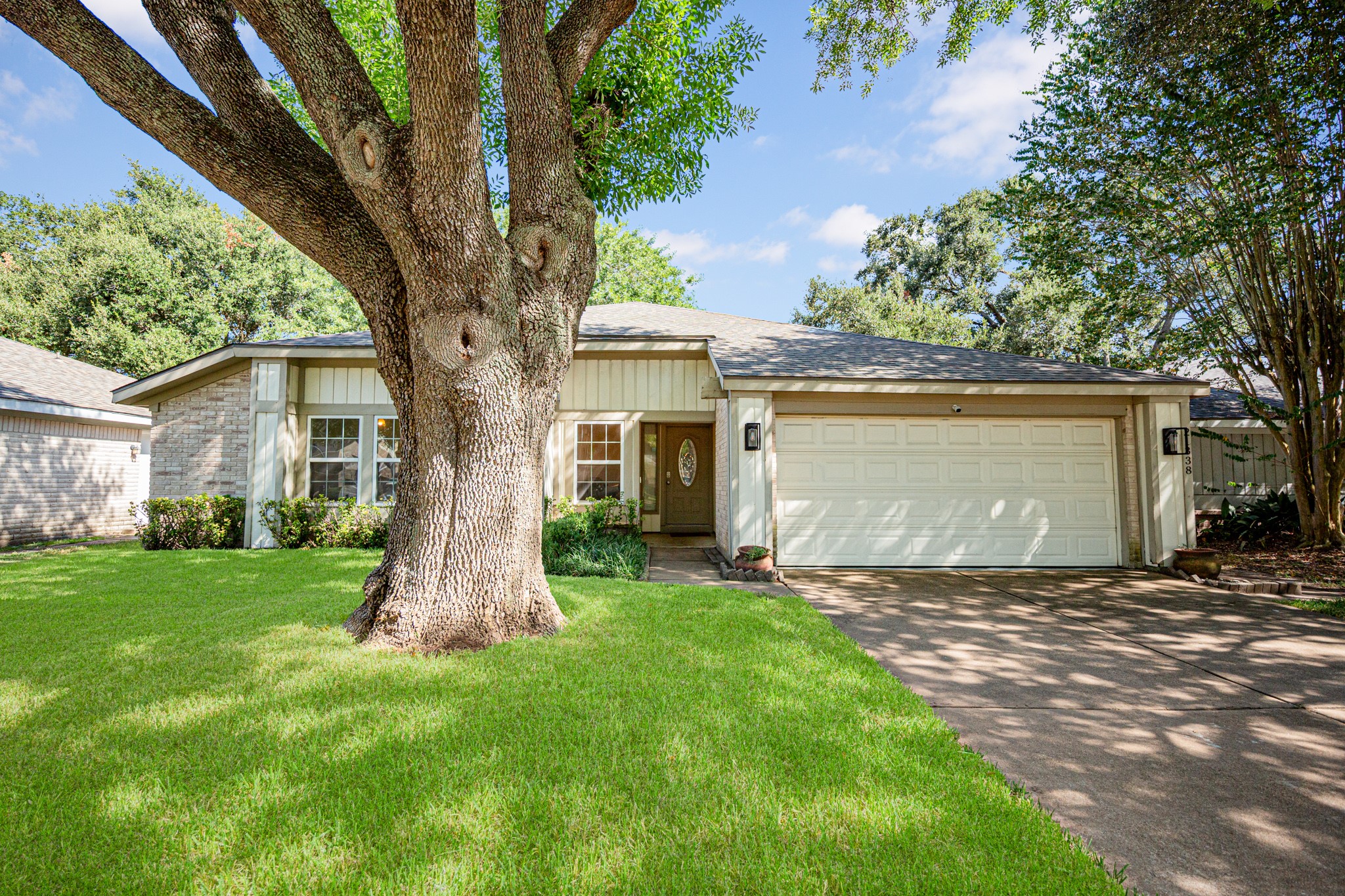 21338 Highland Knolls Drive Property Photo 3