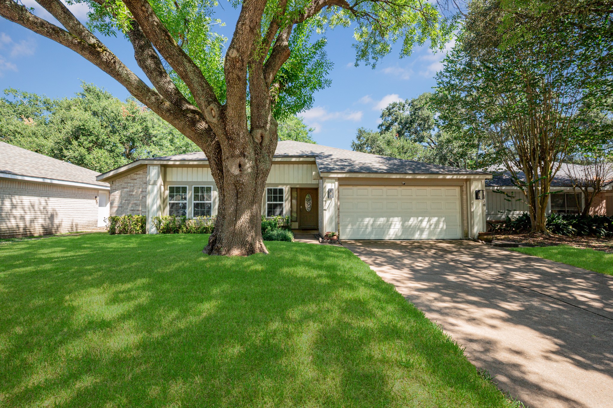 21338 Highland Knolls Drive Property Photo 4